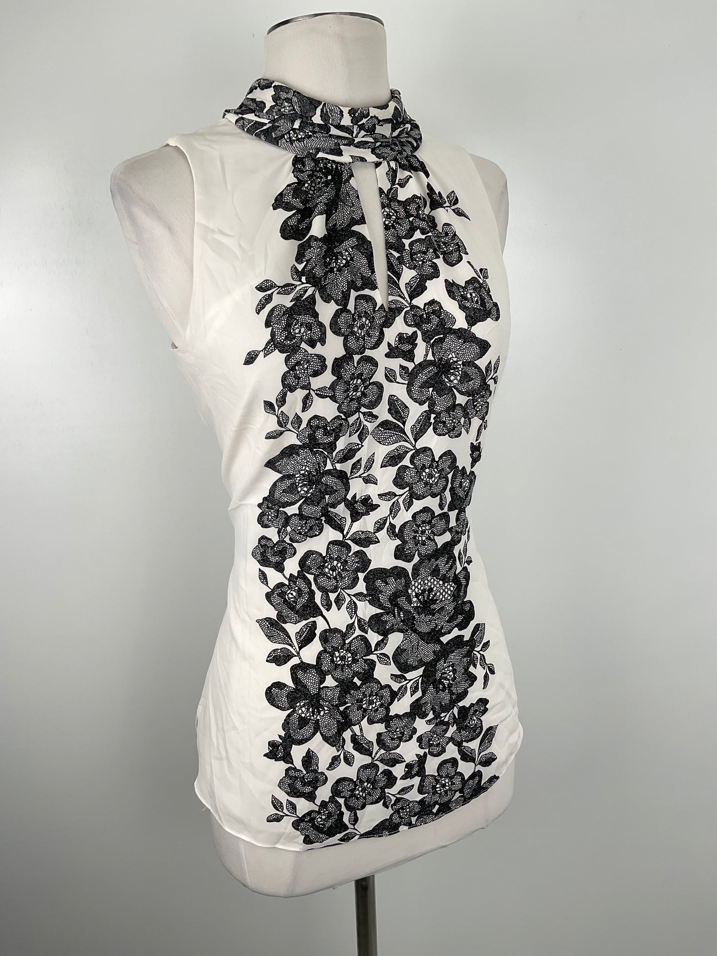 Blusa Blanco Floral White Black
