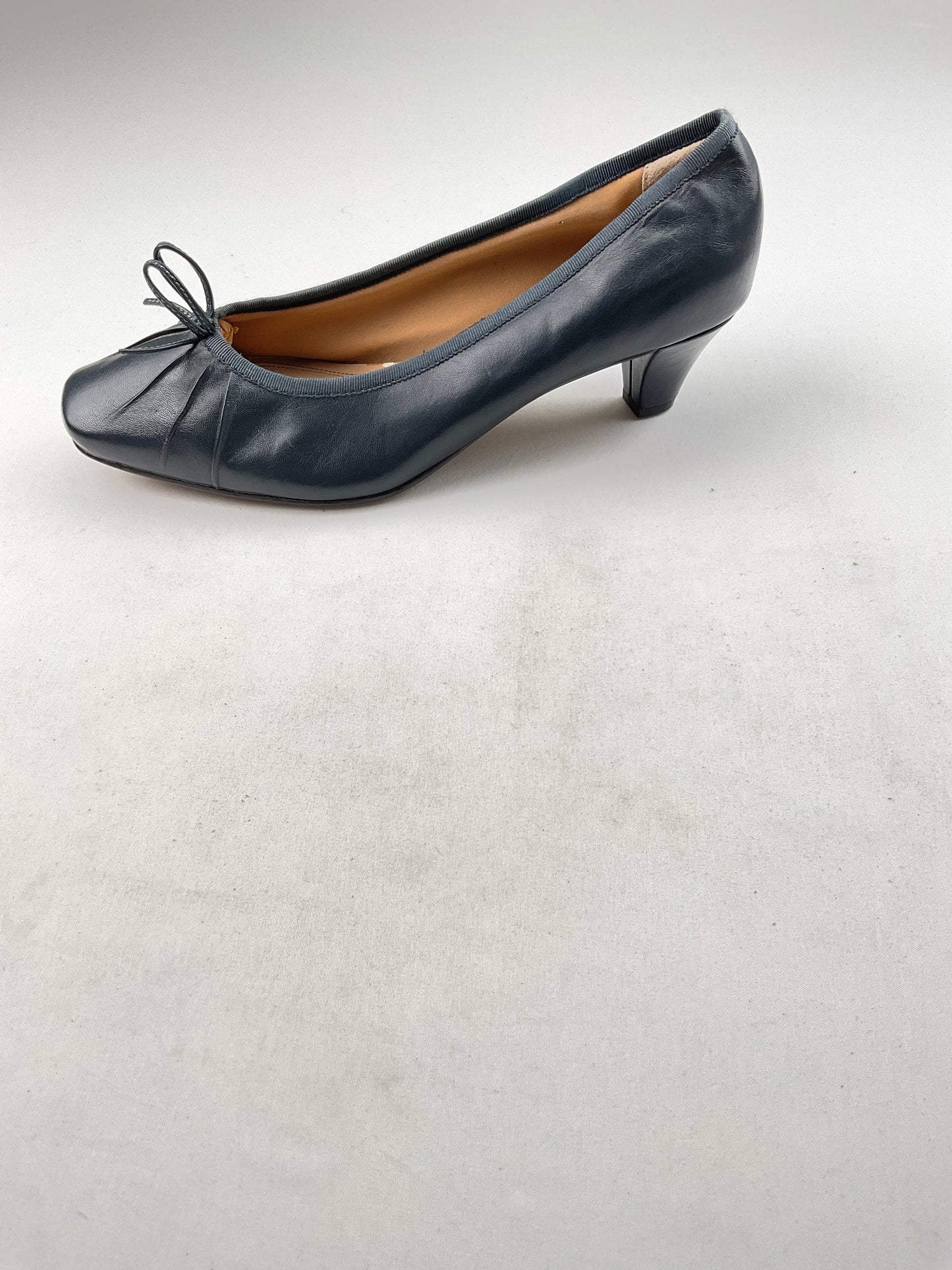 Zapatos azul marino fritters