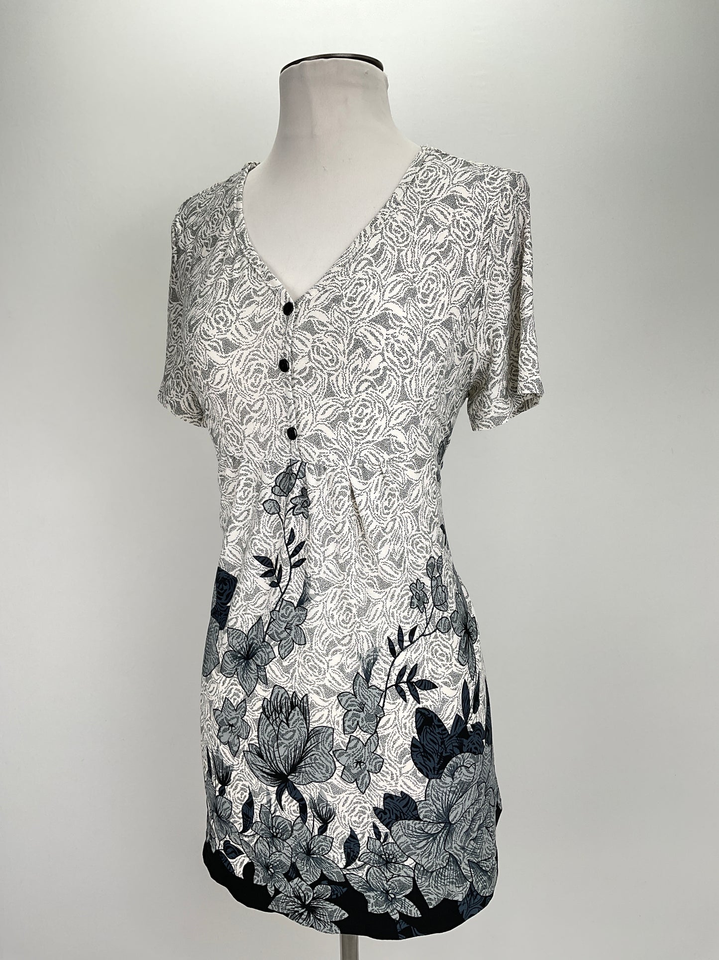 Blusa Gris Floral Bai Sheng Gt