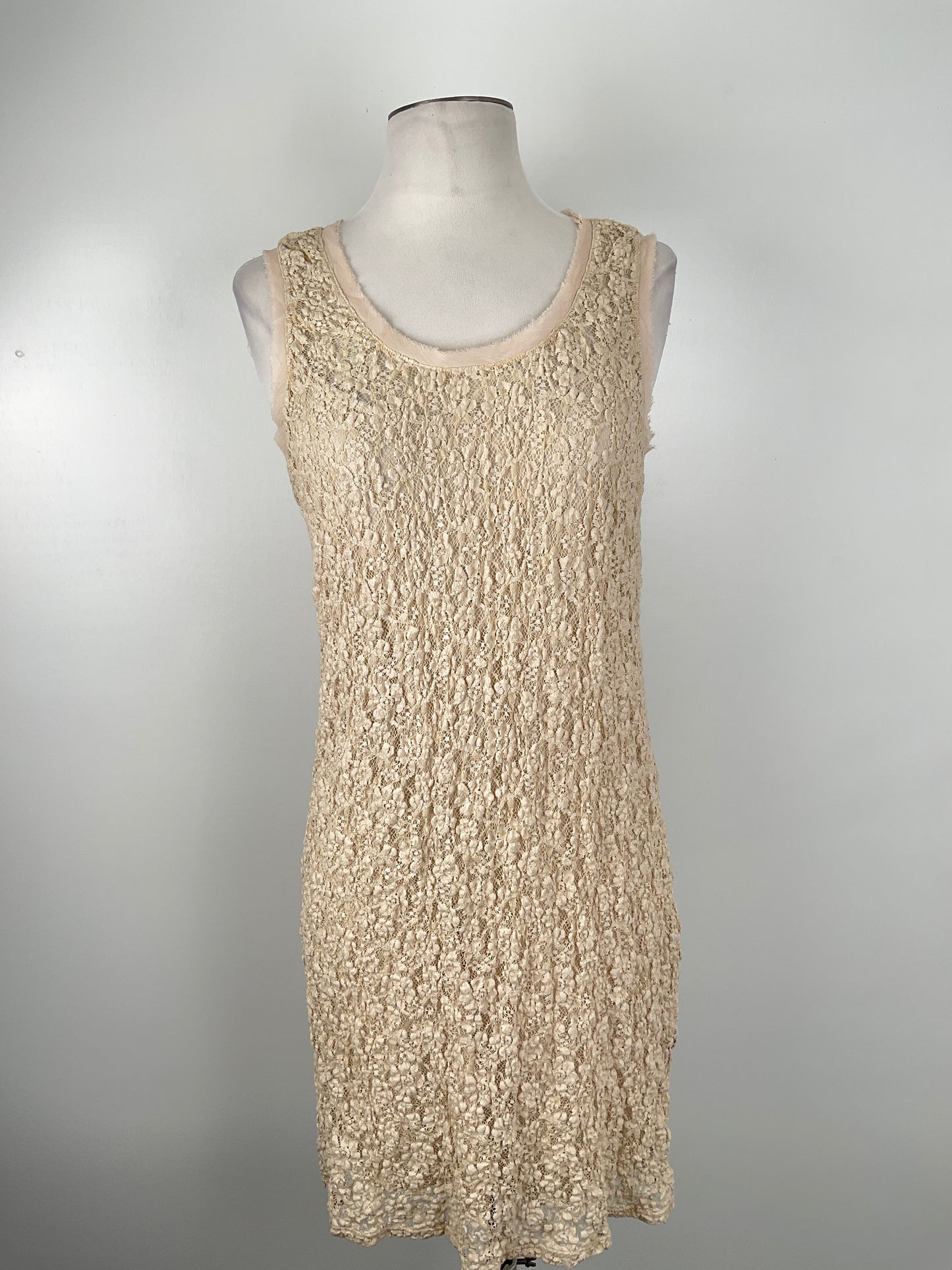 Vestido Crema Floral Daisy Fuentes