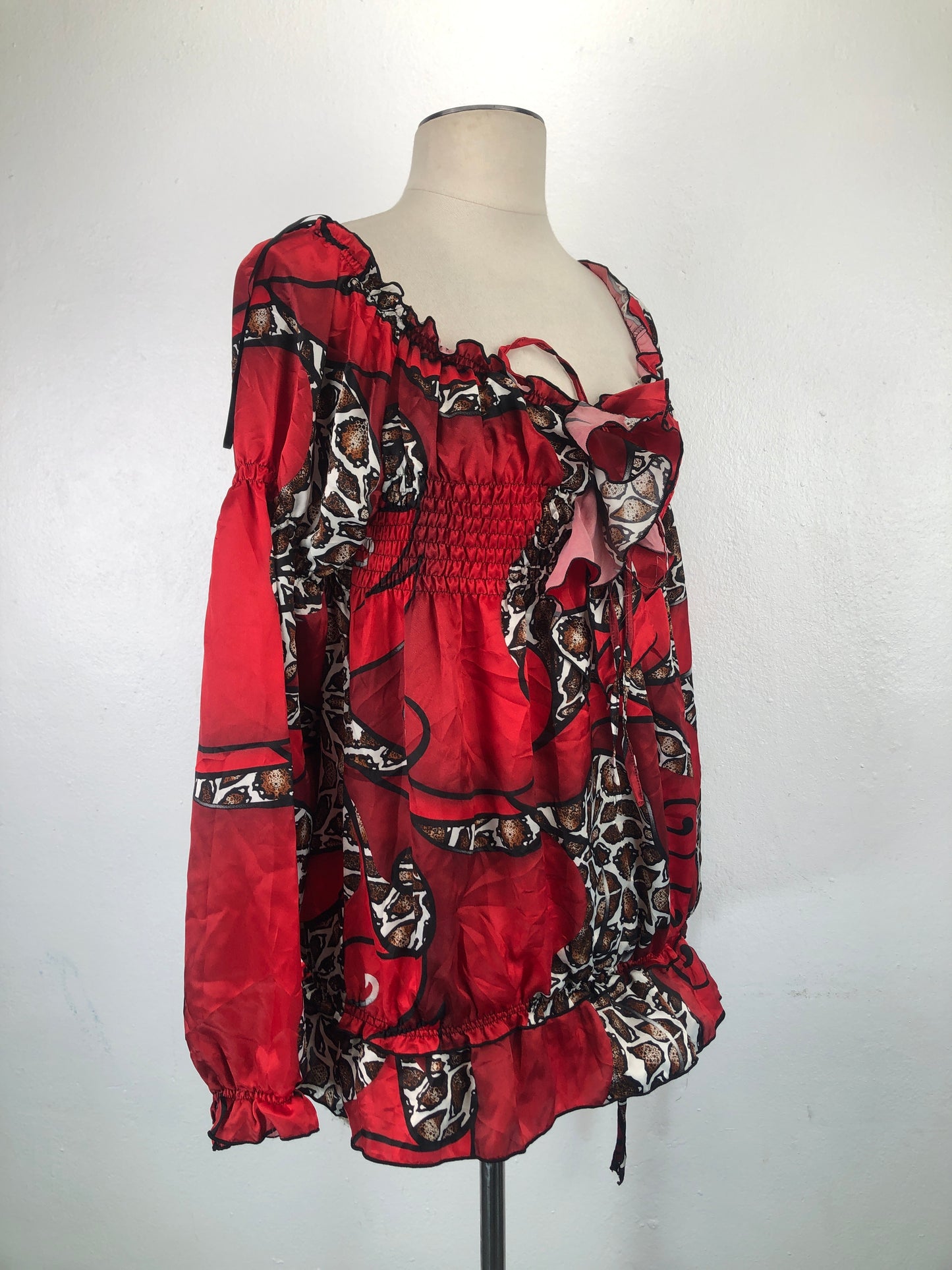 Blusa Rojo de Flores Kaelyn Max
