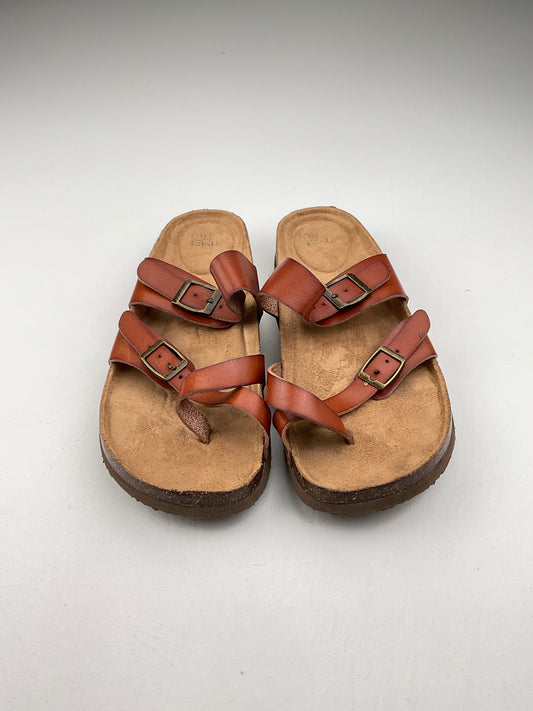 Sandalia Marron Time and Tru