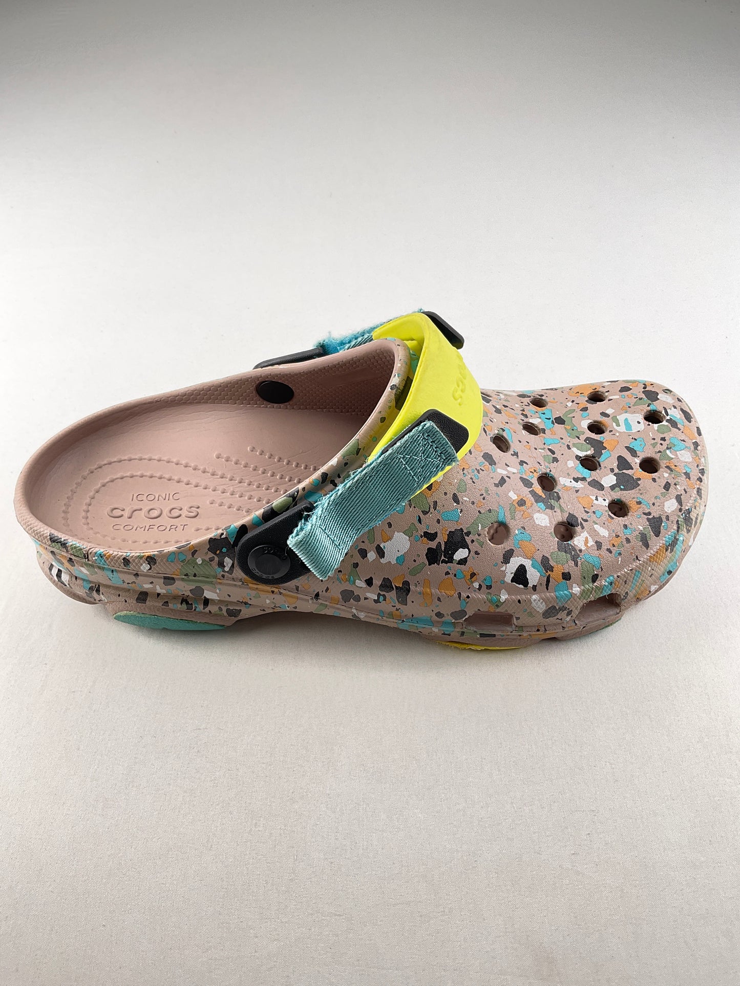 Sandalia Multicolor Crocs
