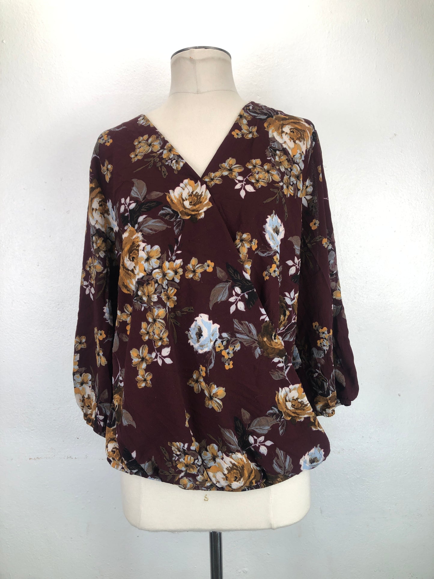 Blusa Rojo vino de Floral Apt.9