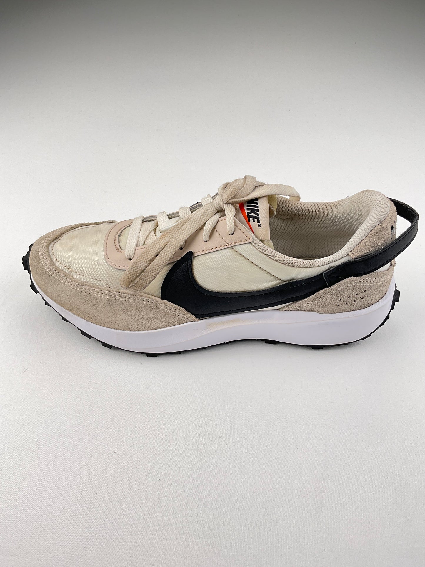 Tenis Crema Deportivo Nike