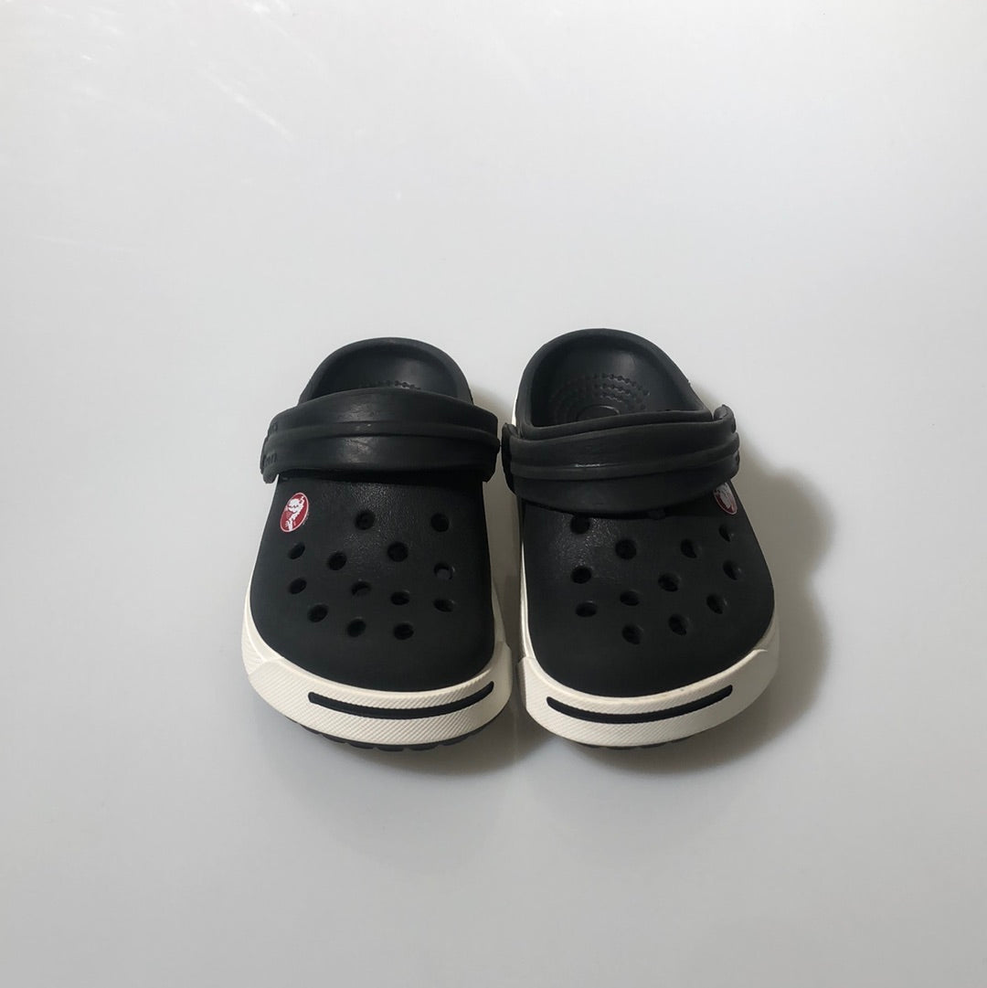 Crocs negro Made in Vietnam