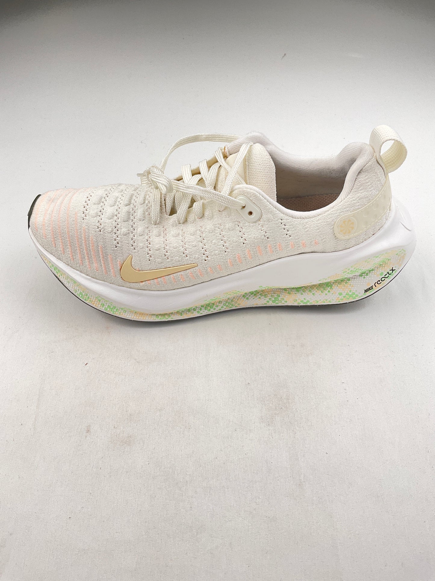 Tenis crema Nike react