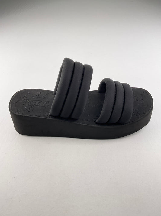 Zapatilla Negro Plataforma Roxy