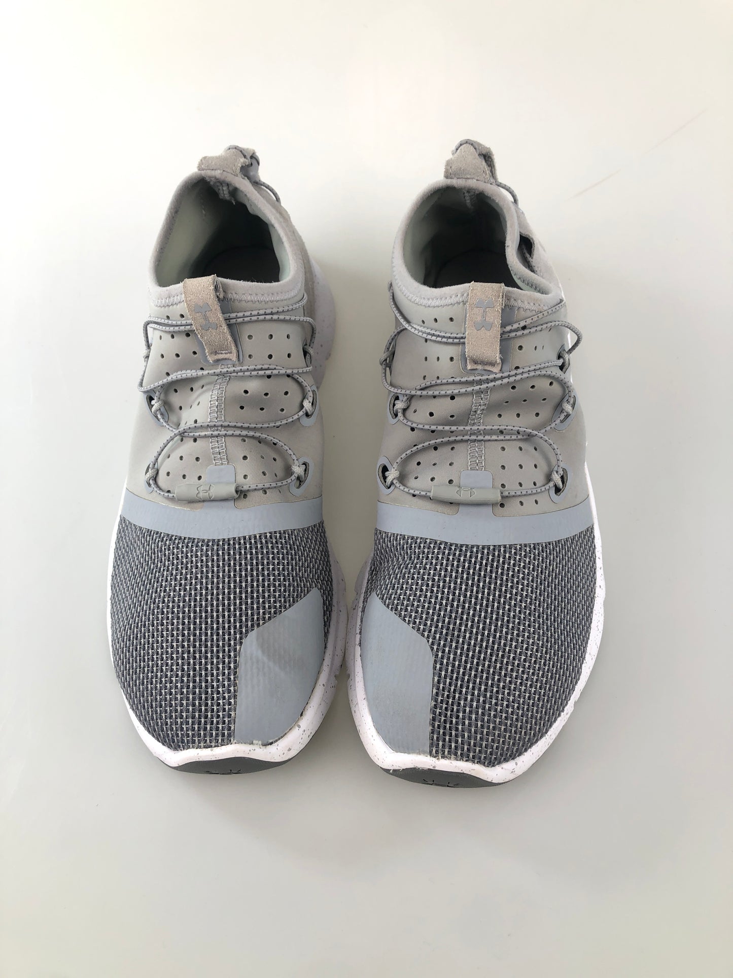 Tenis Gris Deportivo Under Amour