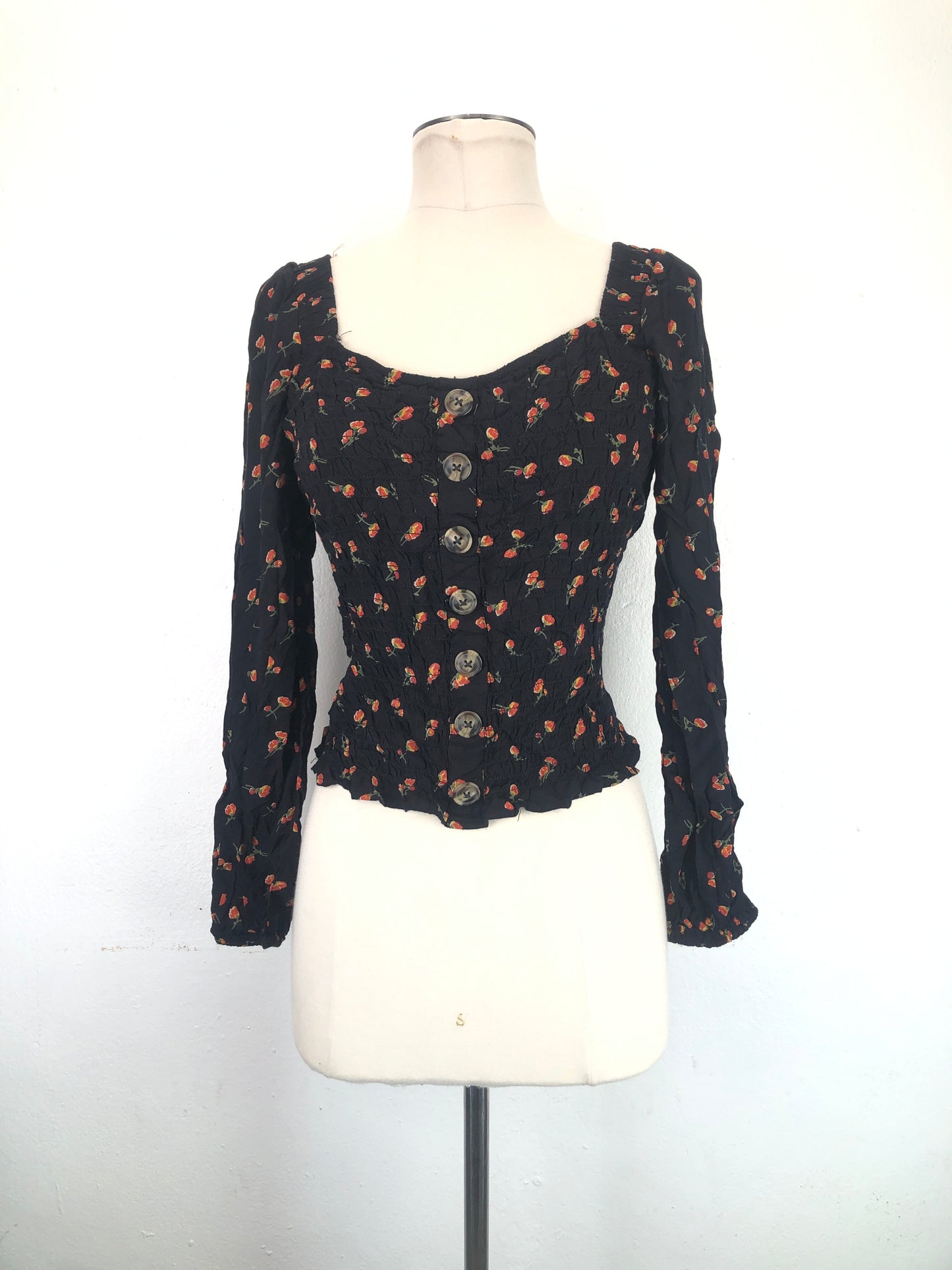 Blusa Negro Floral No Boundaries