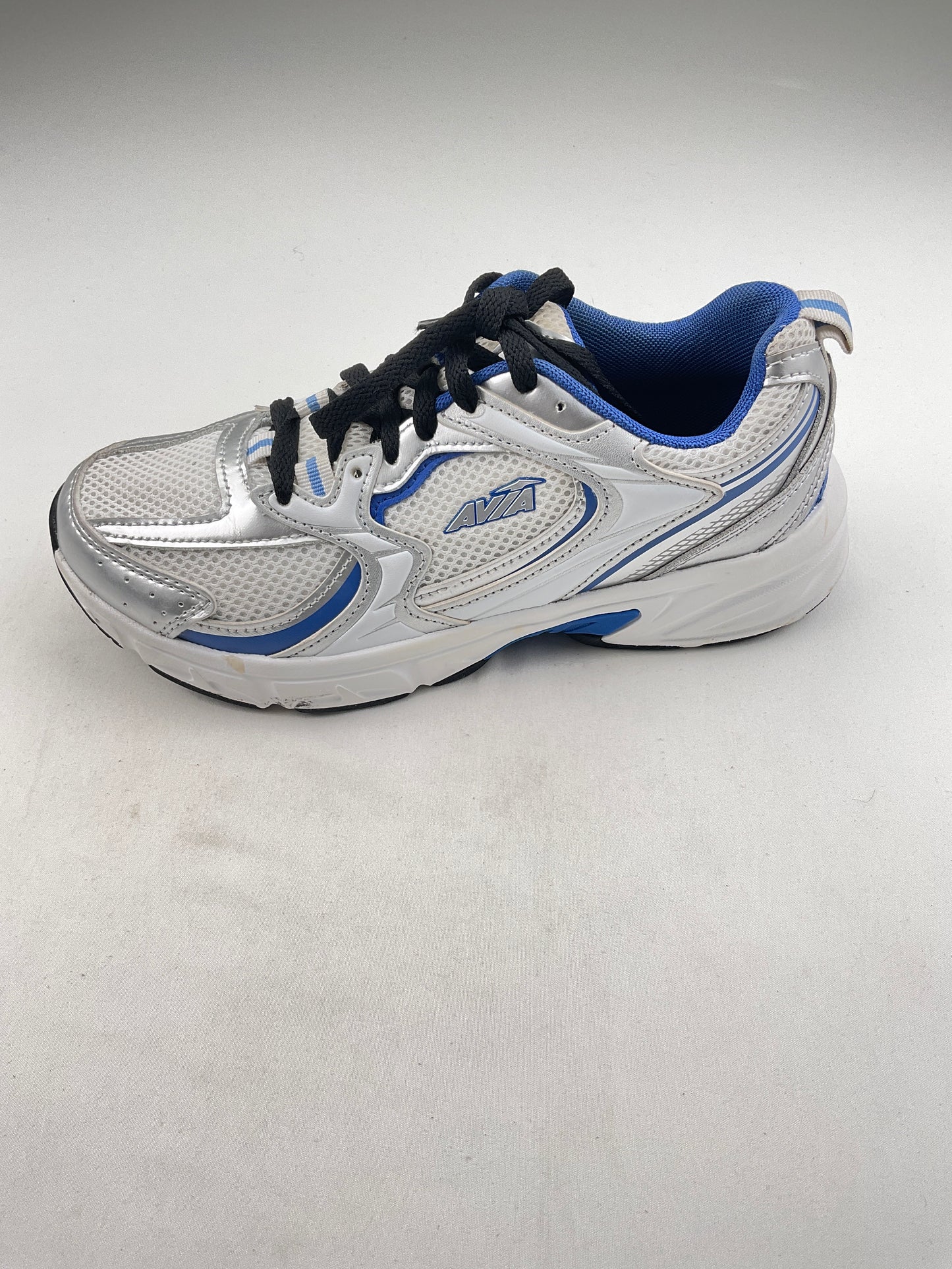 Tenis gris AVIA