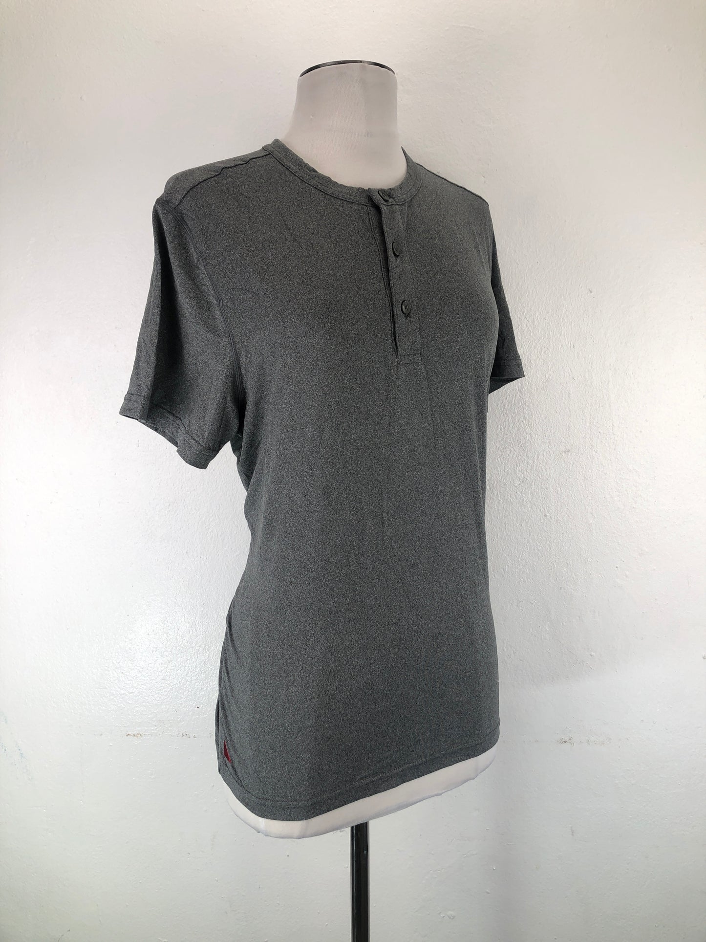 Camiseta Gris Untuckit