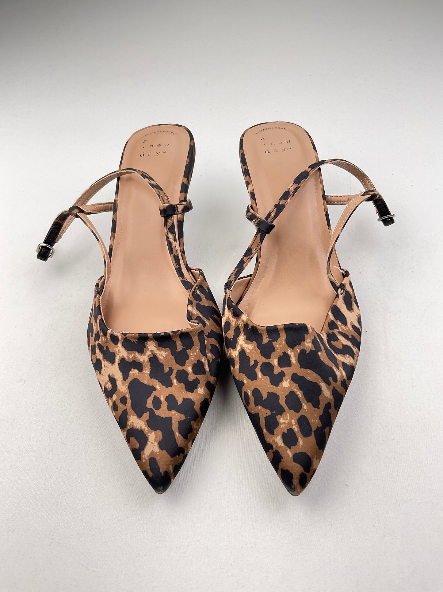 Zapatilla Animal Print de Tacón  A New Day
