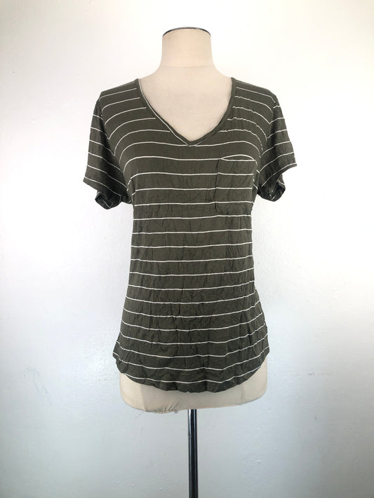 Camiseta Verde  de Rayas Rue 21