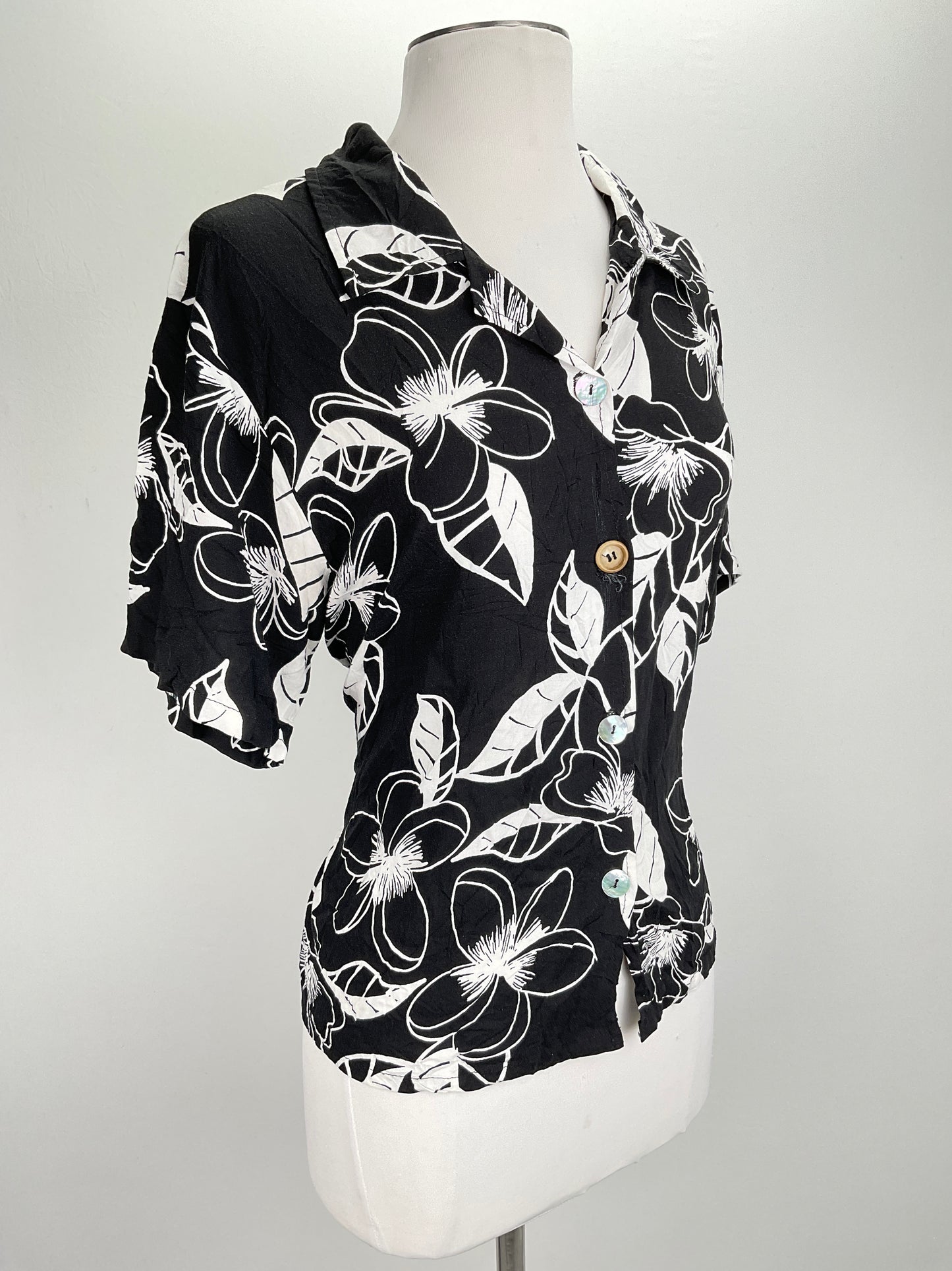 Camisa Negro Floral Clio