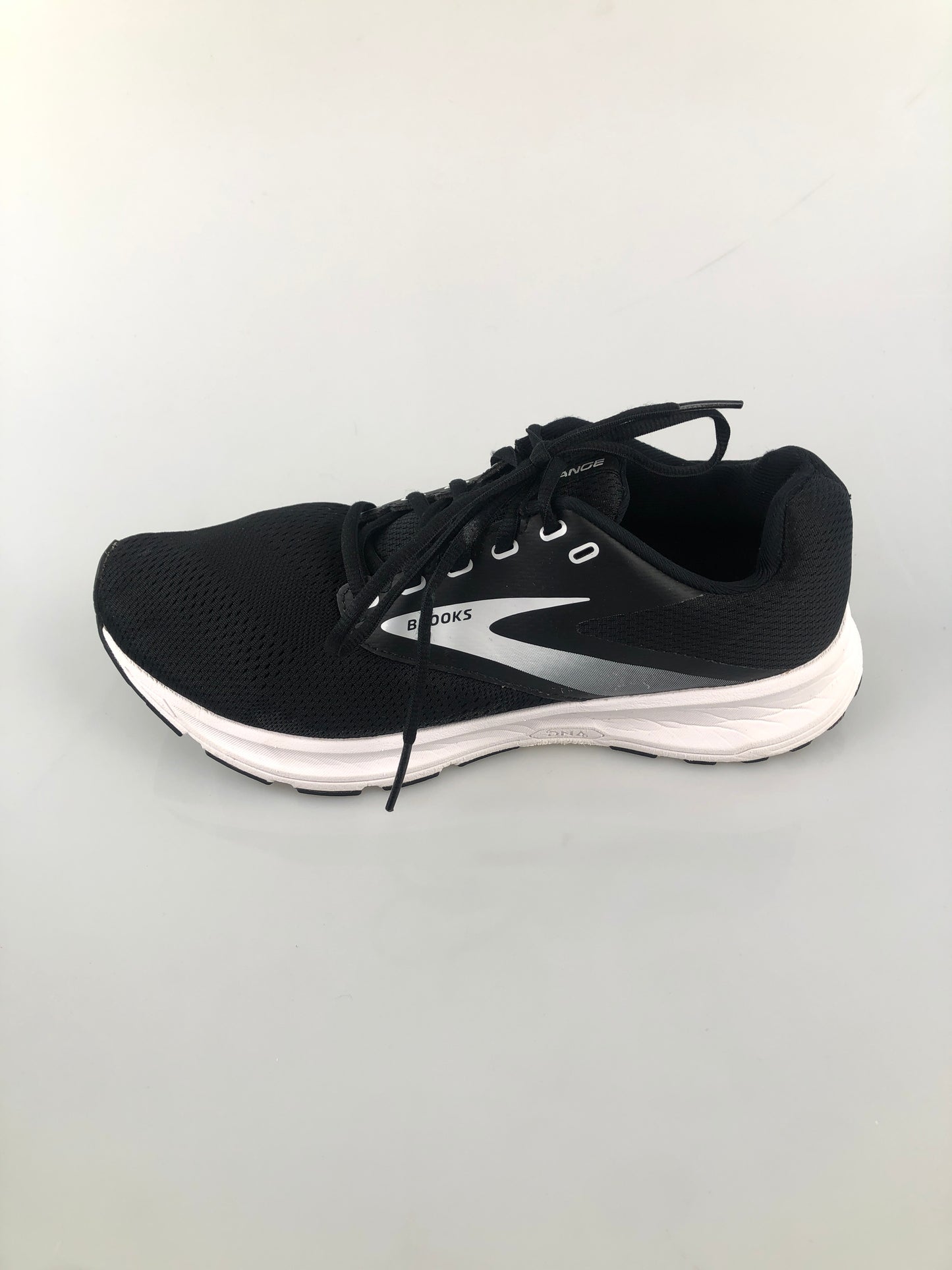 Tenis Negro Deportivo Brooks