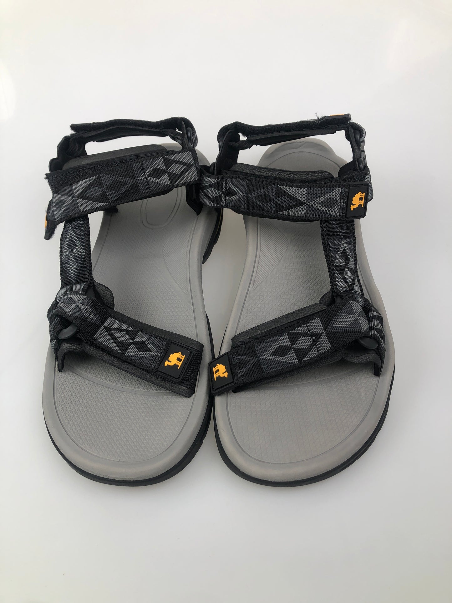 Sandalia Gris Camel Crown