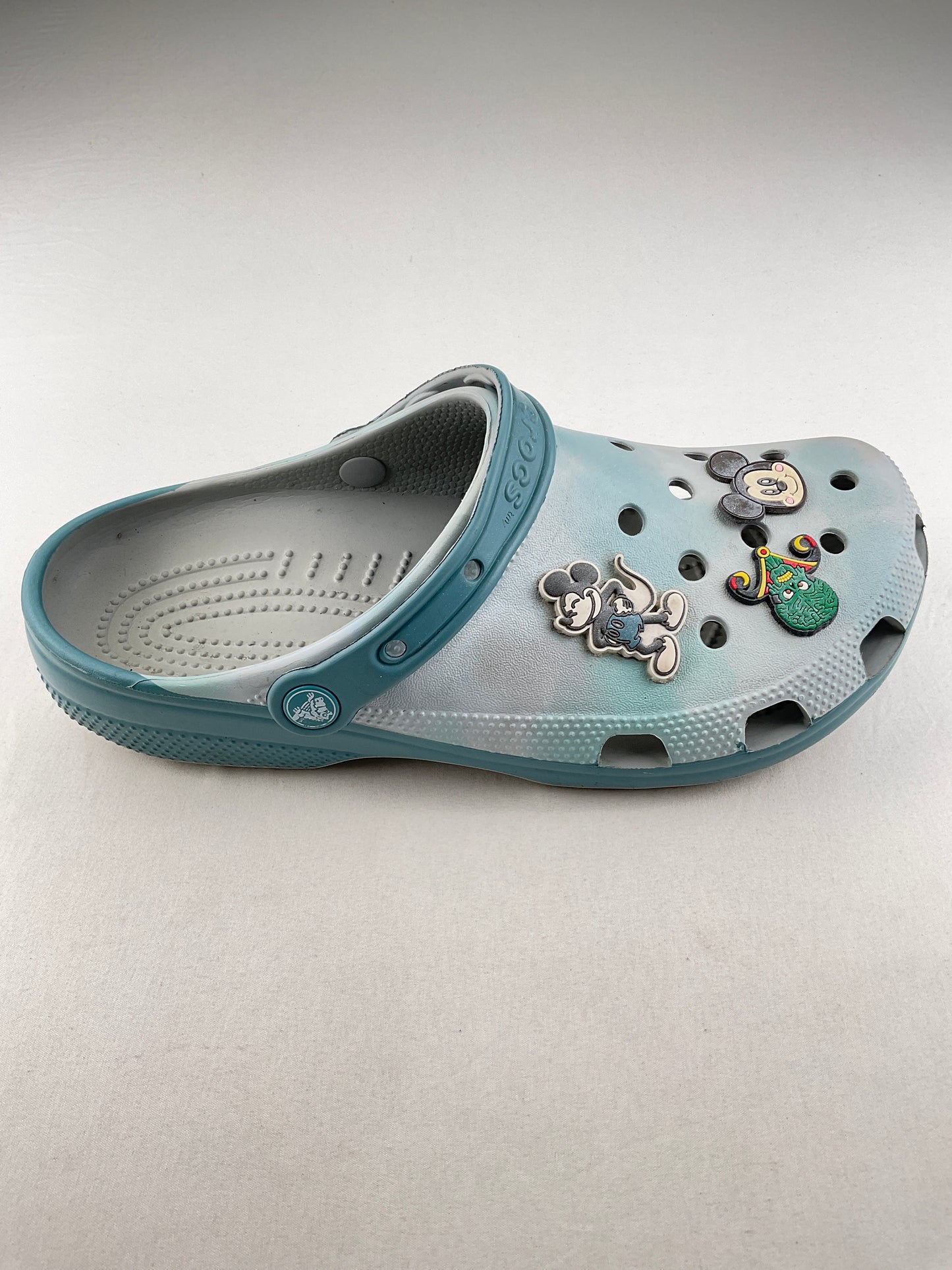 Sandalia Gris Crocs