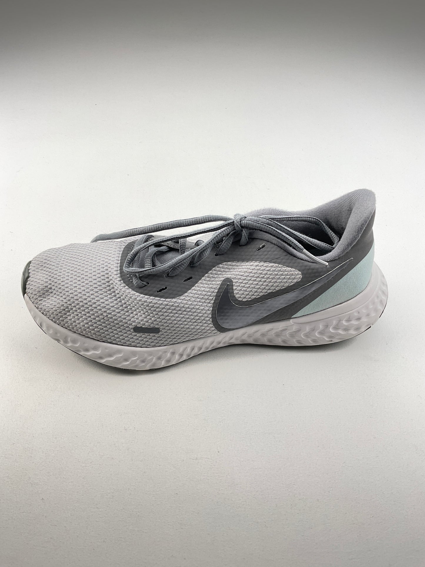 Tenis Gris Deportivo Nike