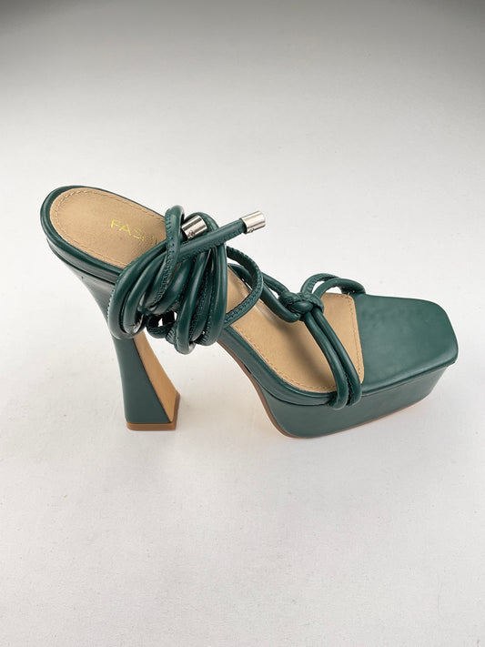 Zapatilla Verde de Tacón Fashion Nova