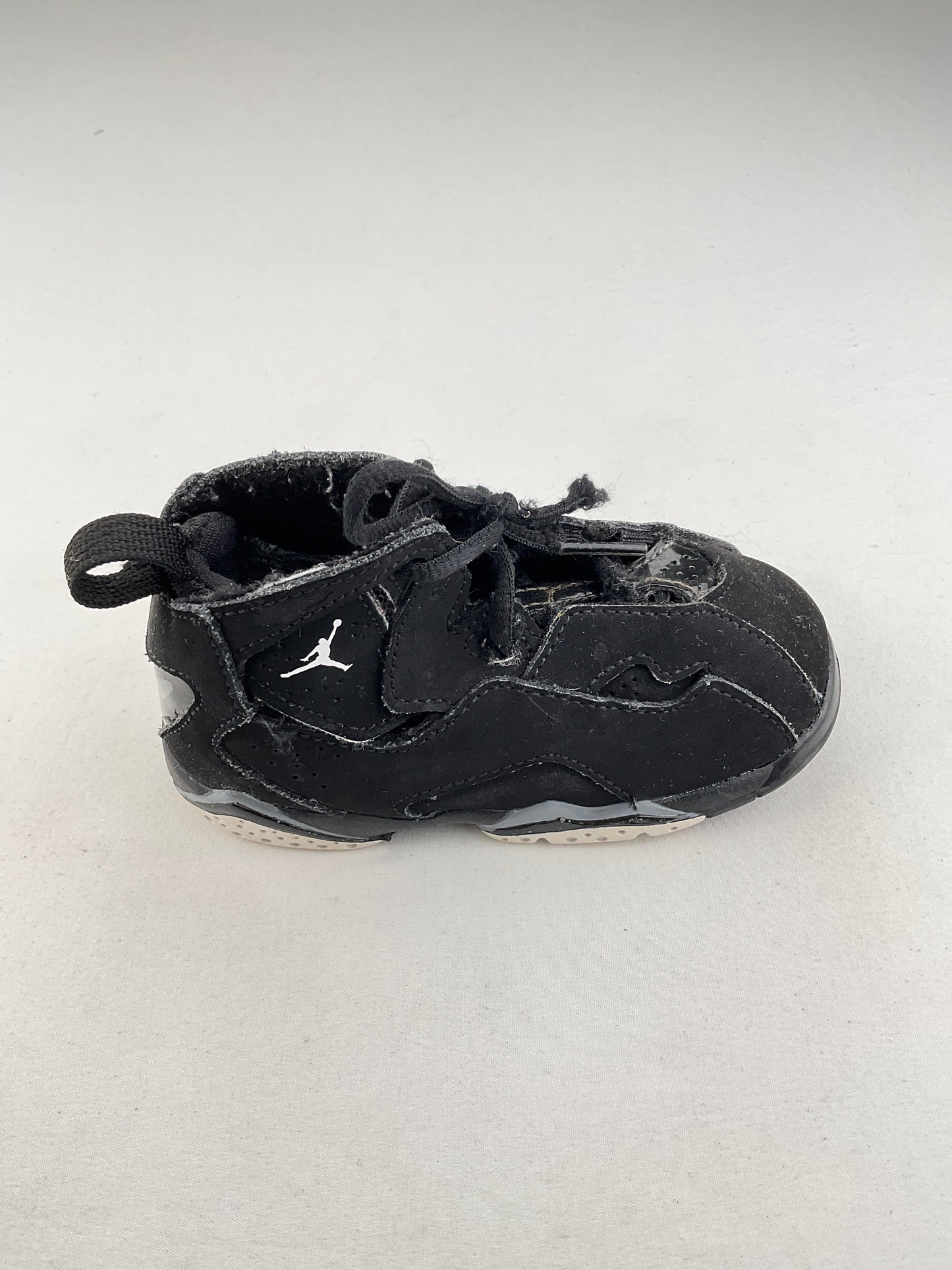 Tenis Negro Jordan