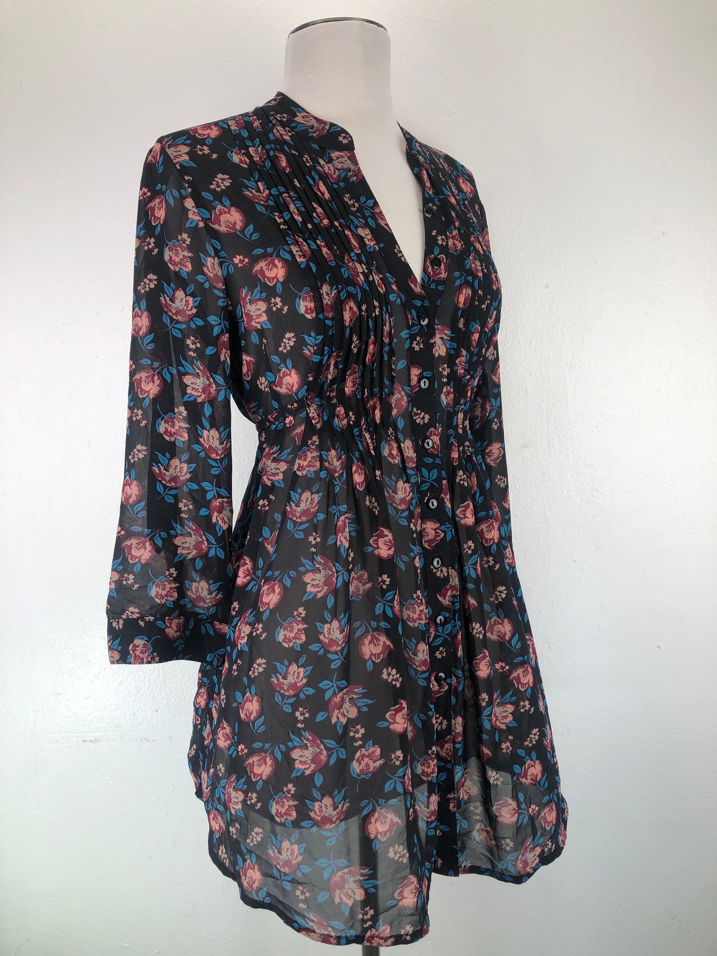 Blusa Negro Floral American Rag Cie