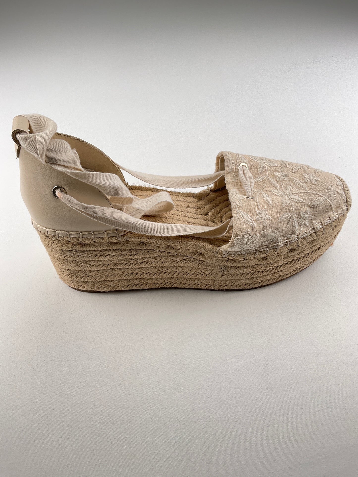 Zapatilla Crema Plataforma Vince Camuto