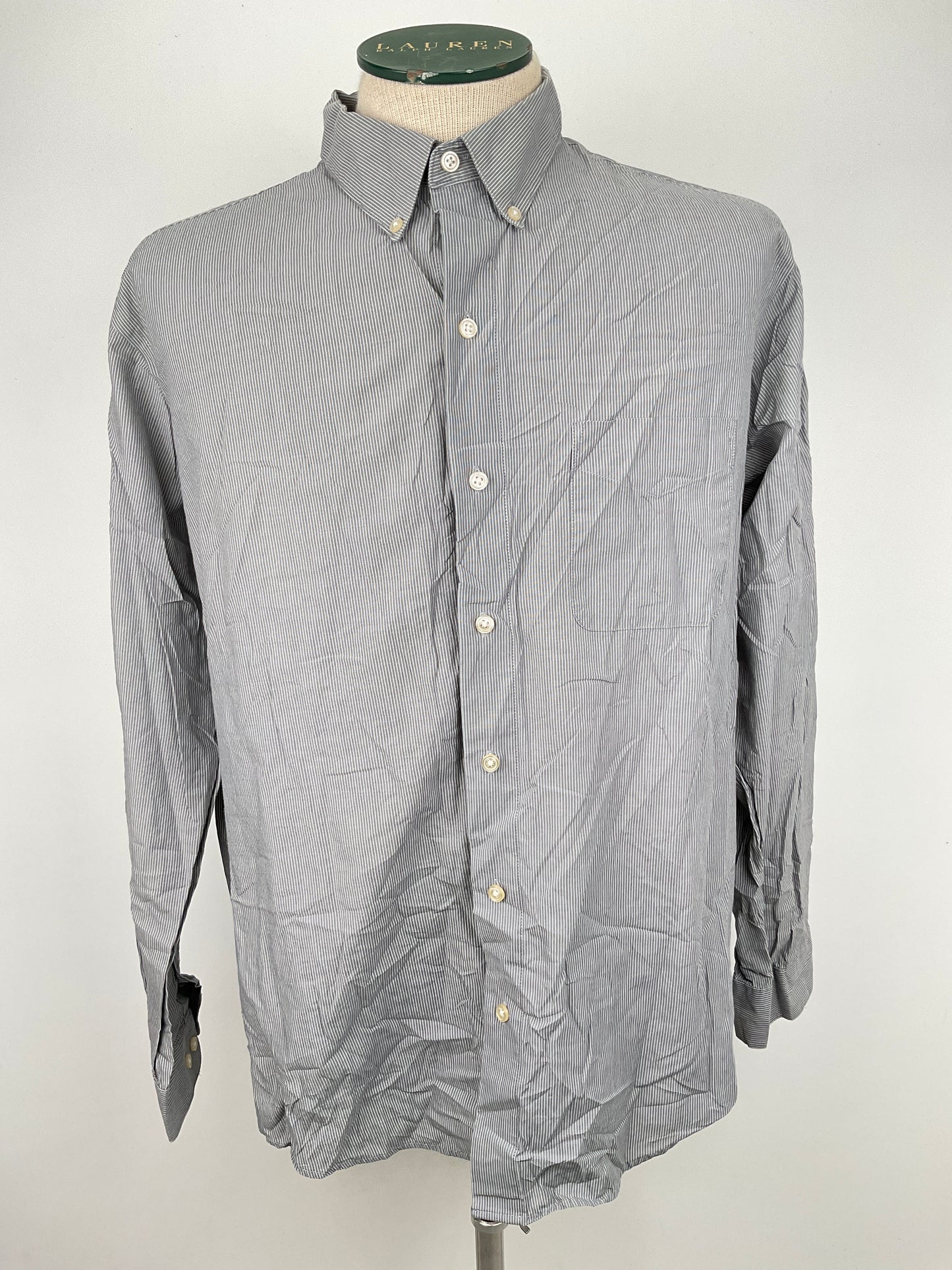 Camisa Gris de Rayas Van Heusen