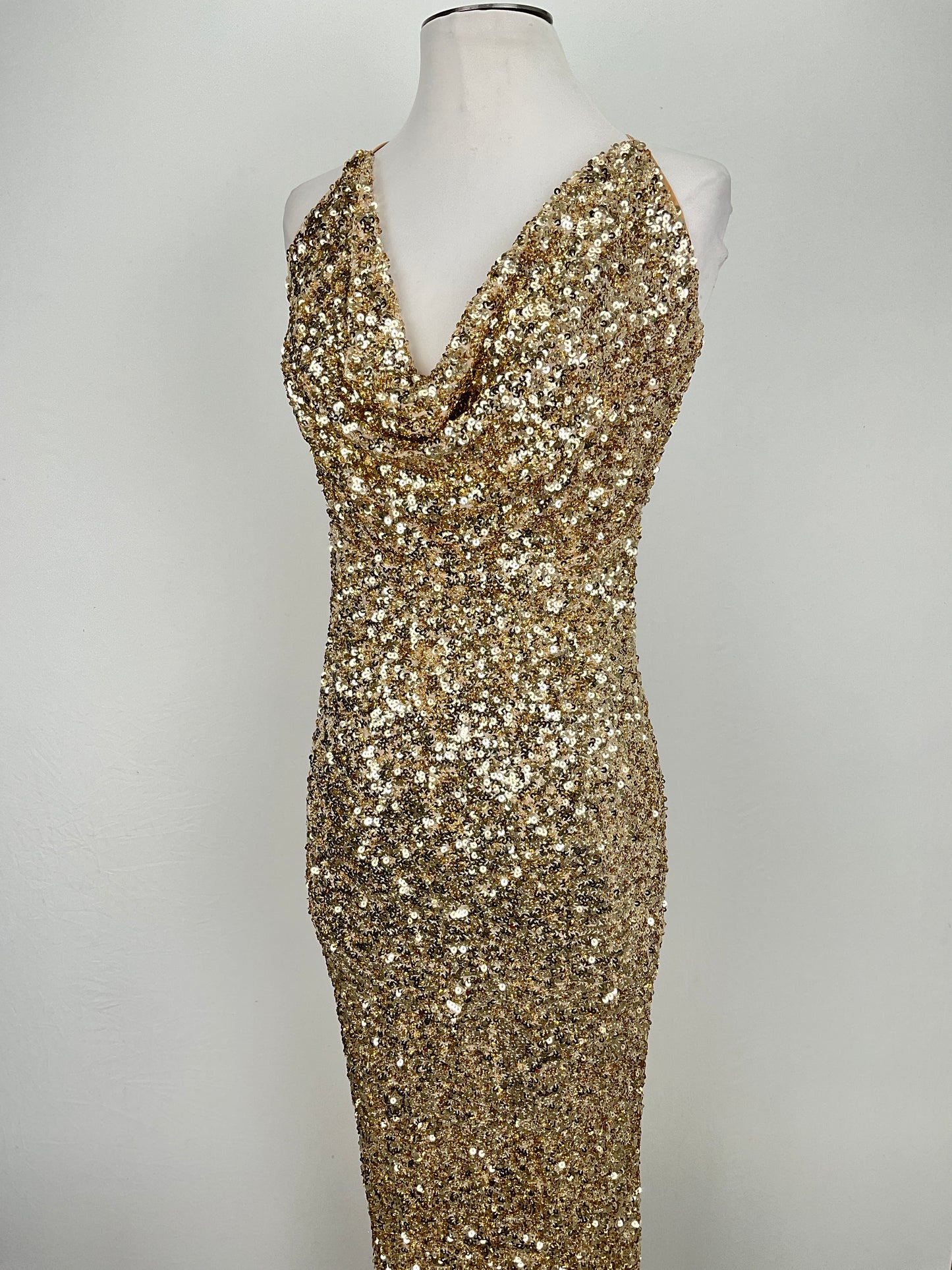 Vestido de Fiesta Dorado de Brillo Fashion Nova