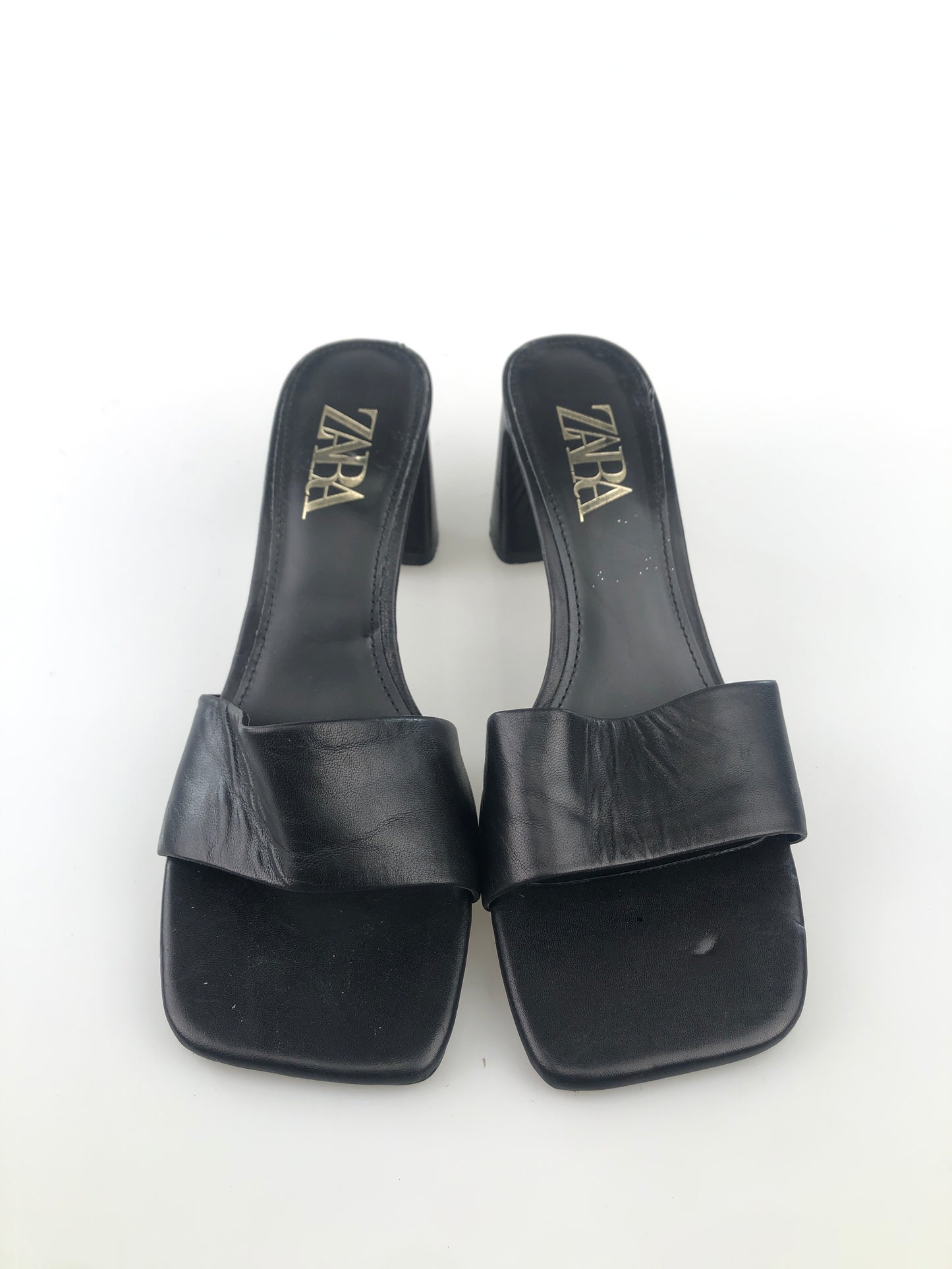 Zapatilla Negro de Tacon zara