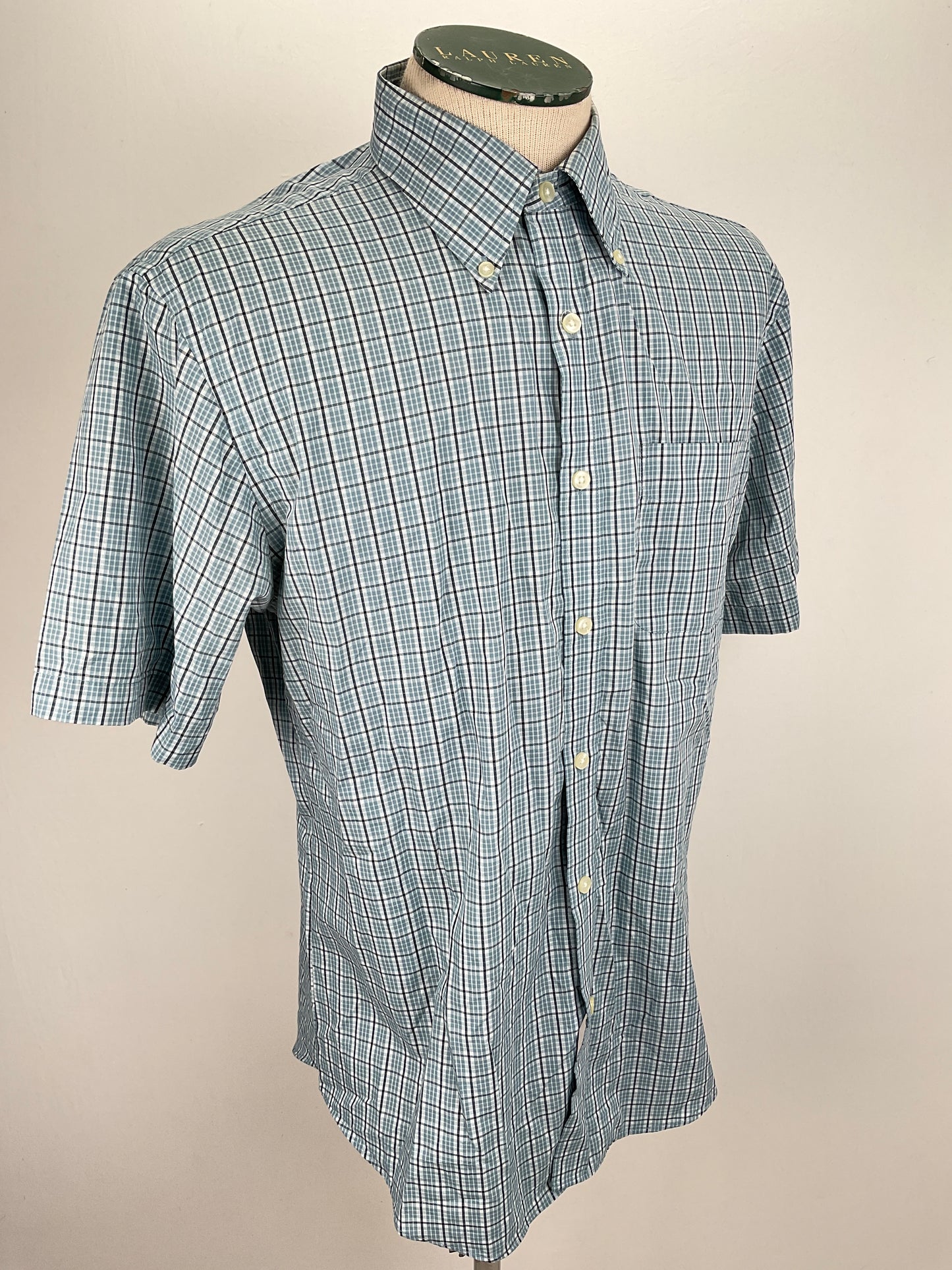 Camisa Gris de Rayas Van Heusen
