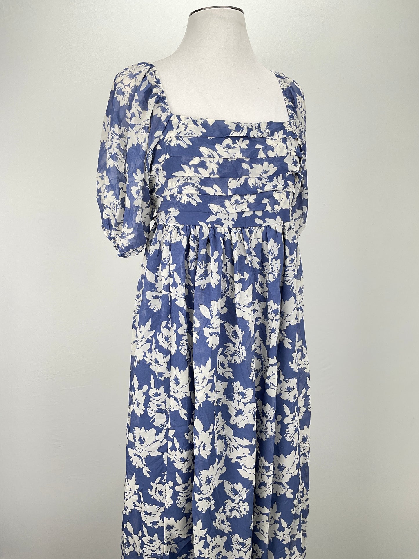 Vestido Gris Azulado Floral Wallflower
