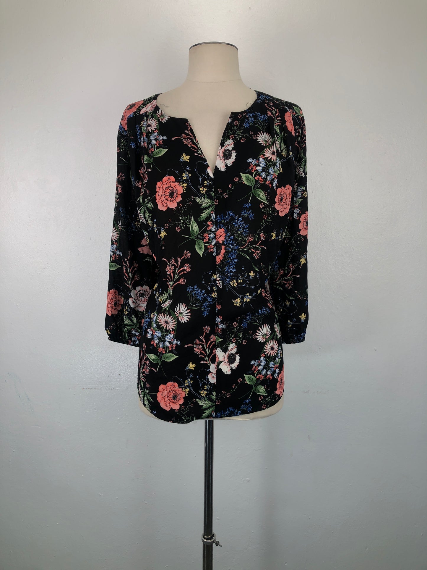 Blusa Negro de Flores Pleione