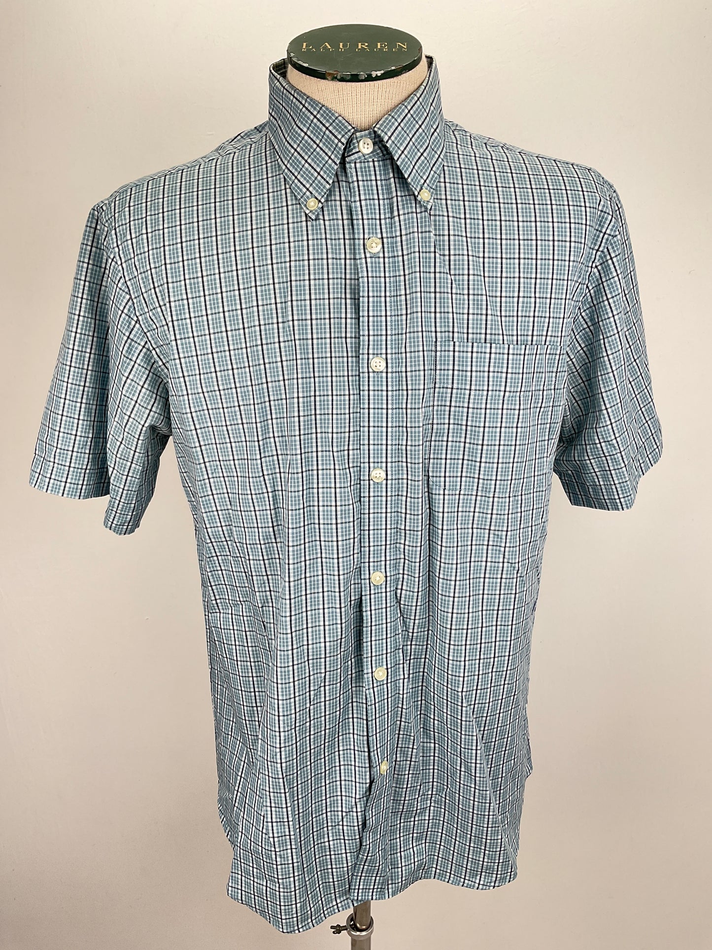 Camisa Gris de Rayas Van Heusen