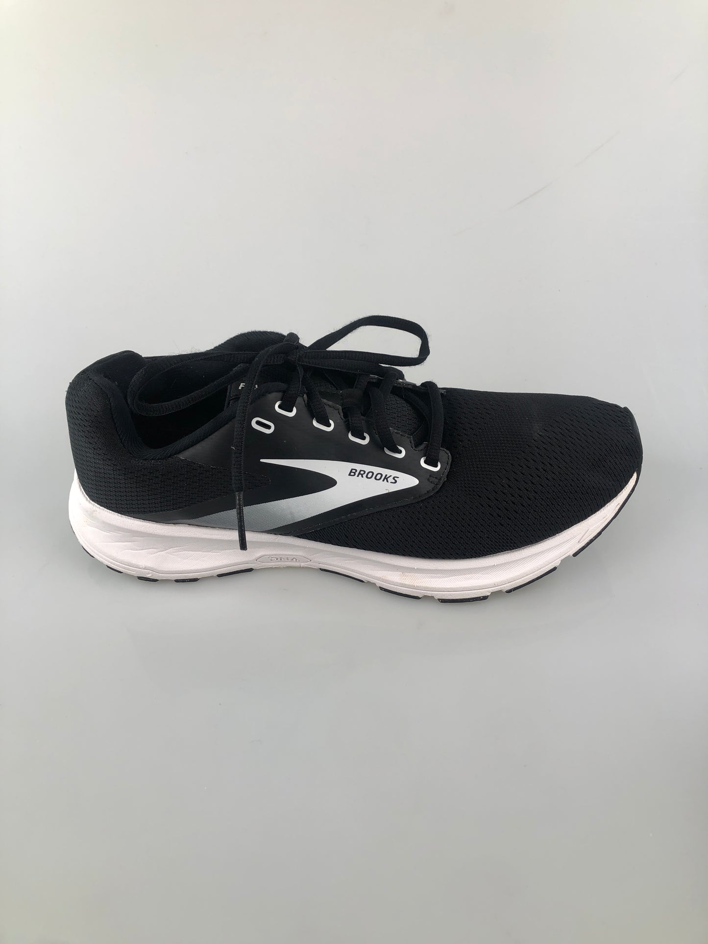 Tenis Negro Deportivo Brooks