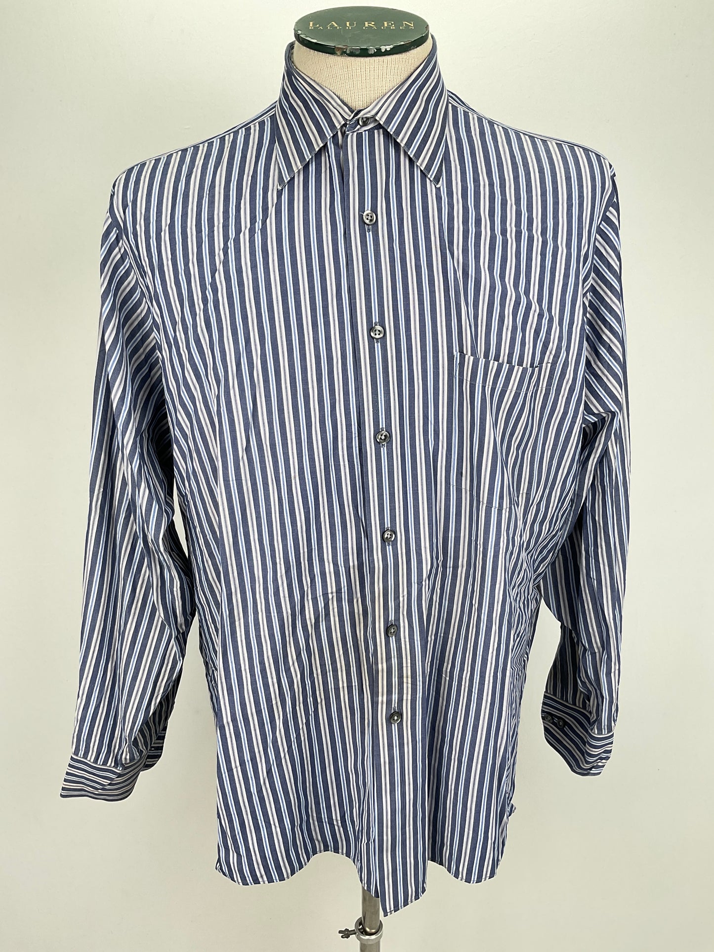 Camisa Gris de Rayas Van Heusen