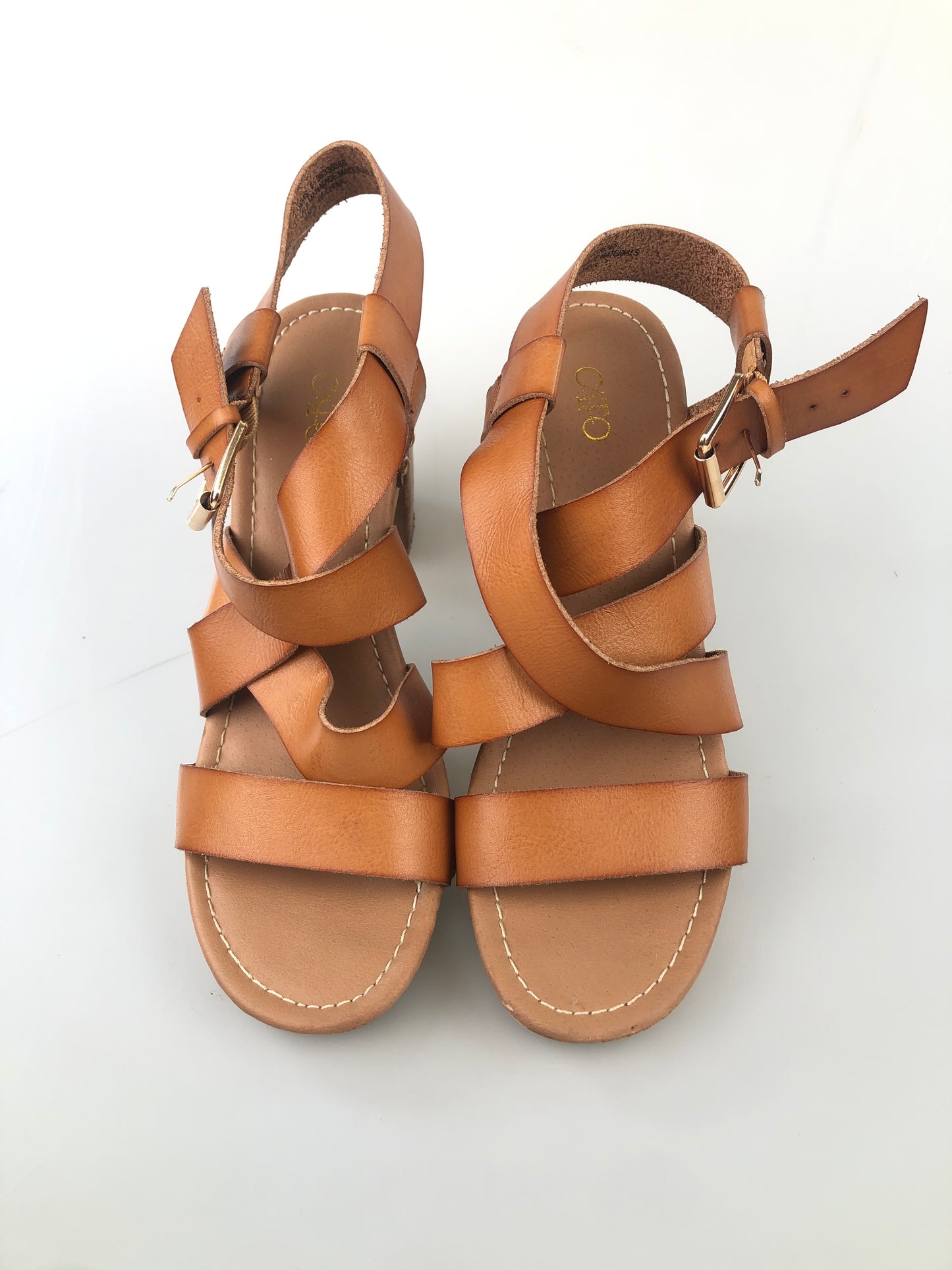 Zapatilla Crema de Tacon Cato