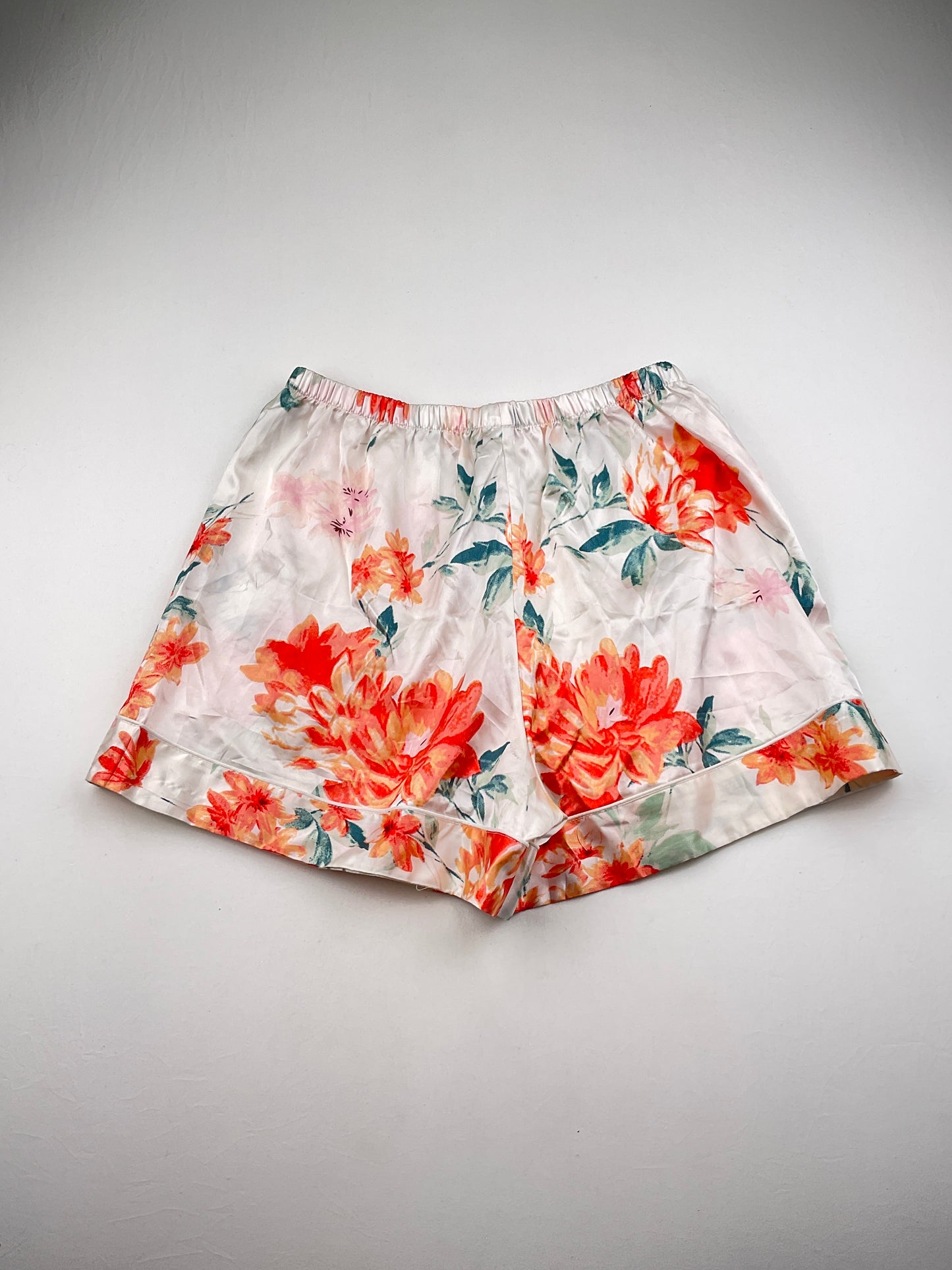 Short Crema  Floral Variangis