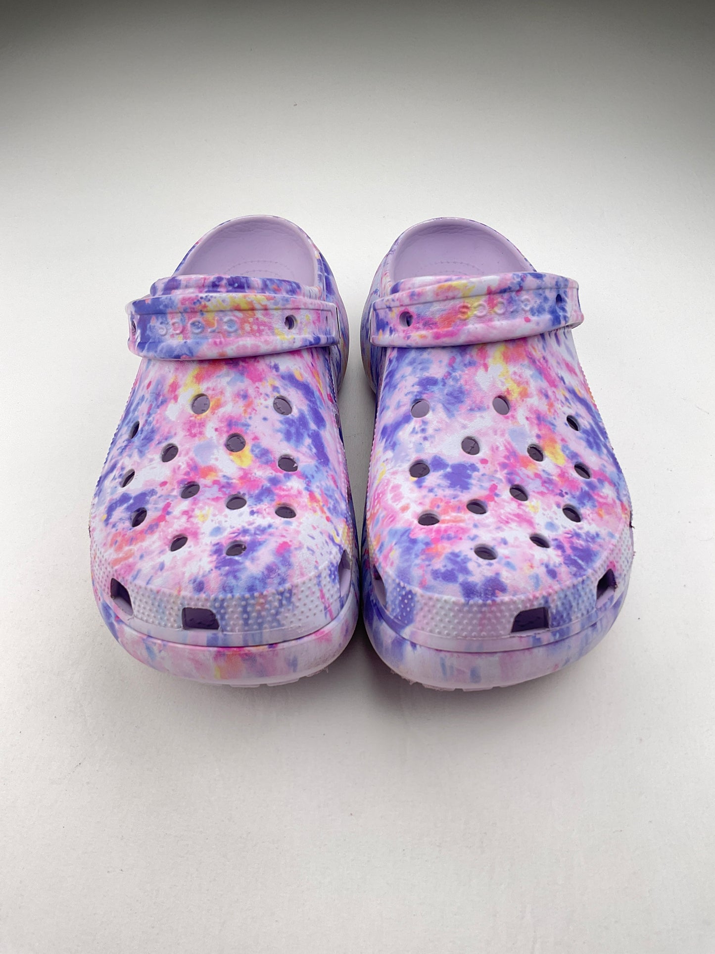 Sandalia Multicolor Crocs