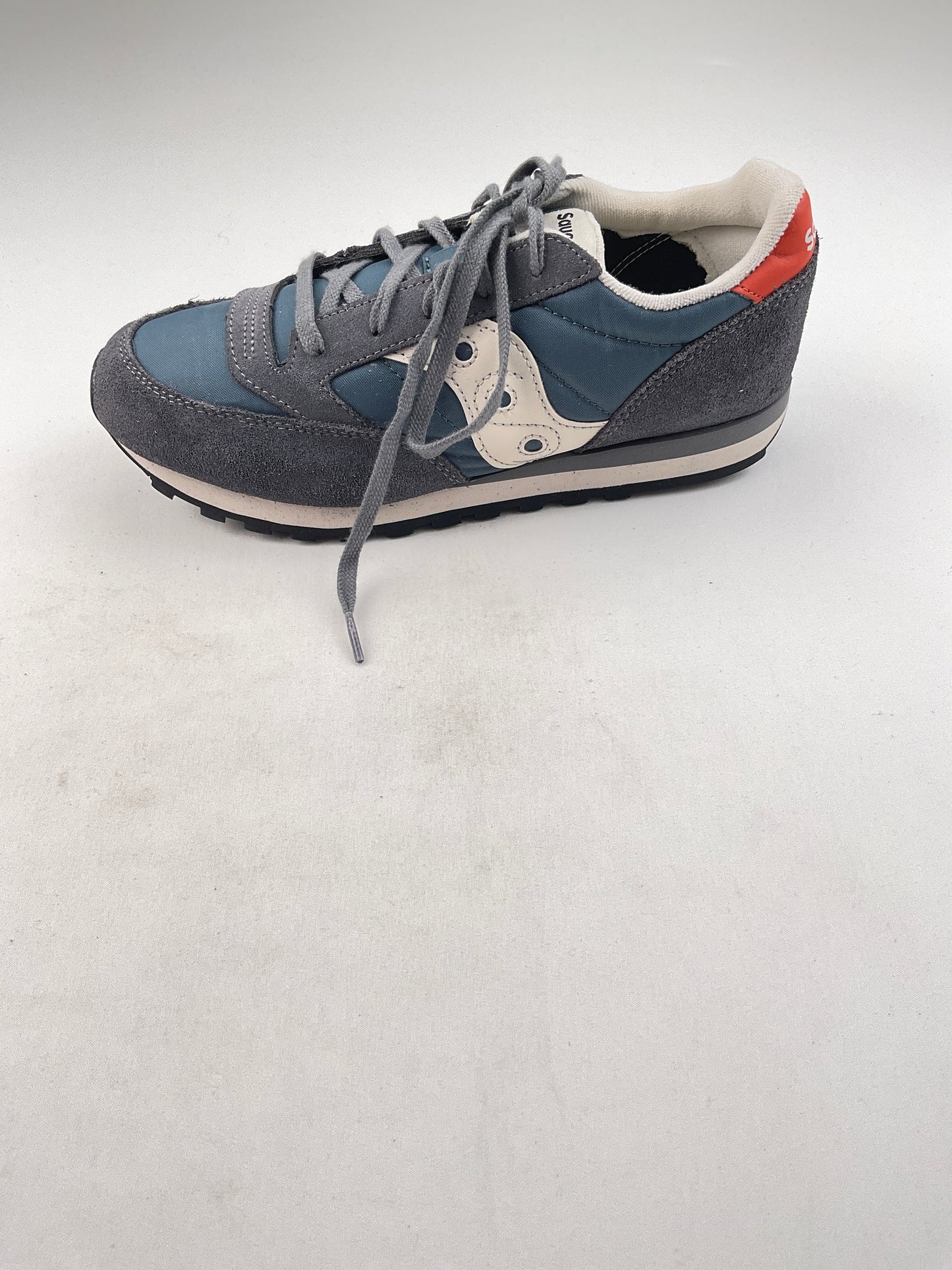 Tenis gris Saucony jazz