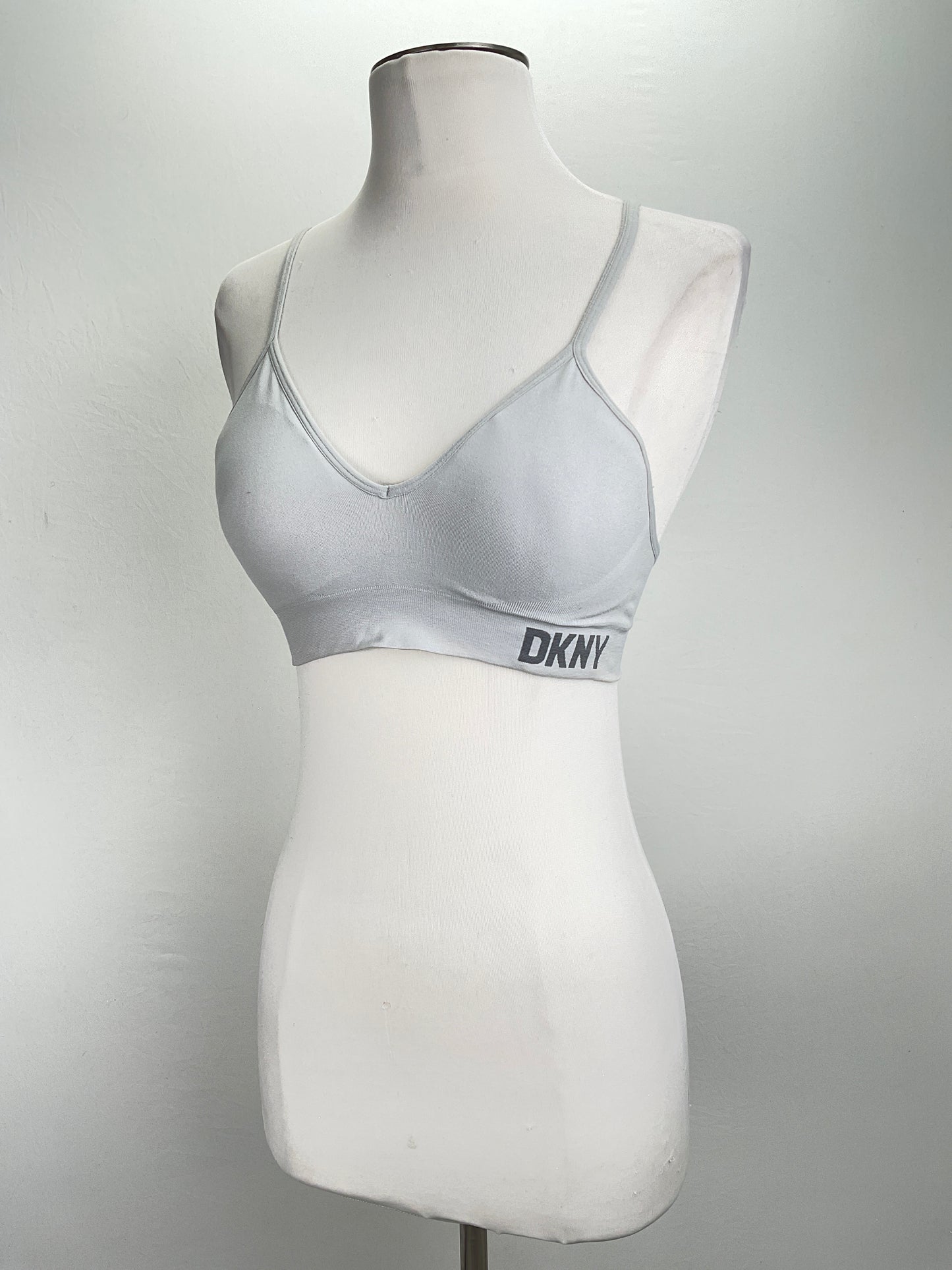 Blusita Gris Deportivo. Dkny