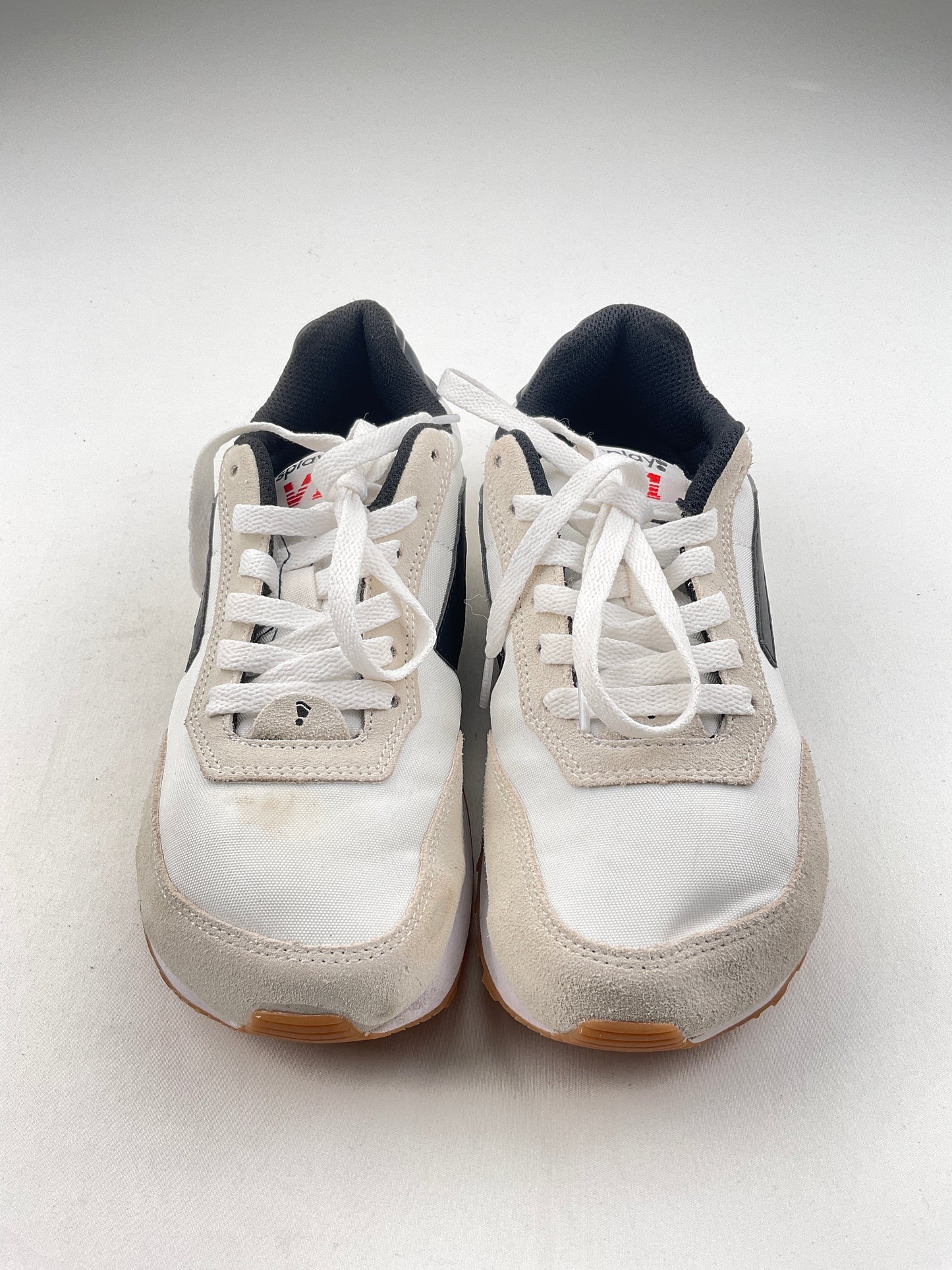 Tenis crema Spay