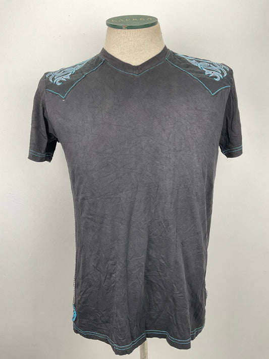 Camiseta Negro Roar