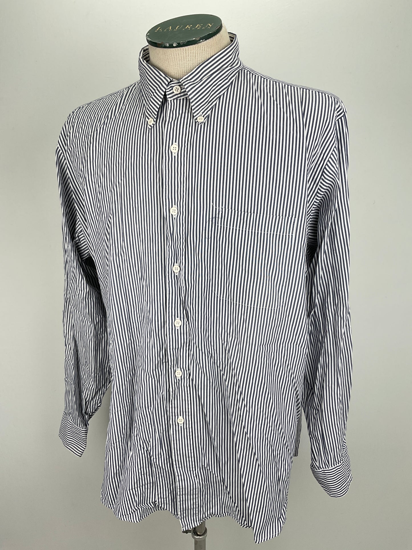 Camisa Gris de Rayas Kirkland