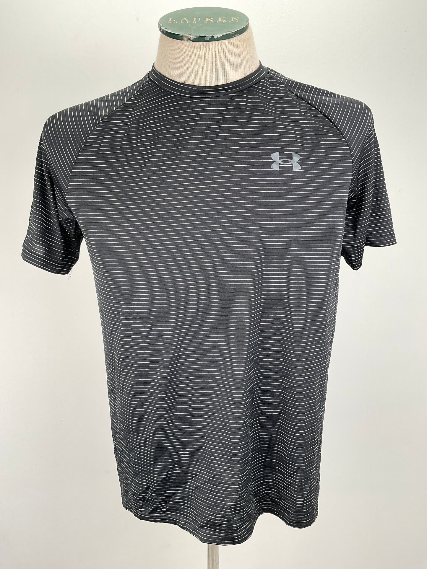 Camiseta Negro de Rayas Under Armour