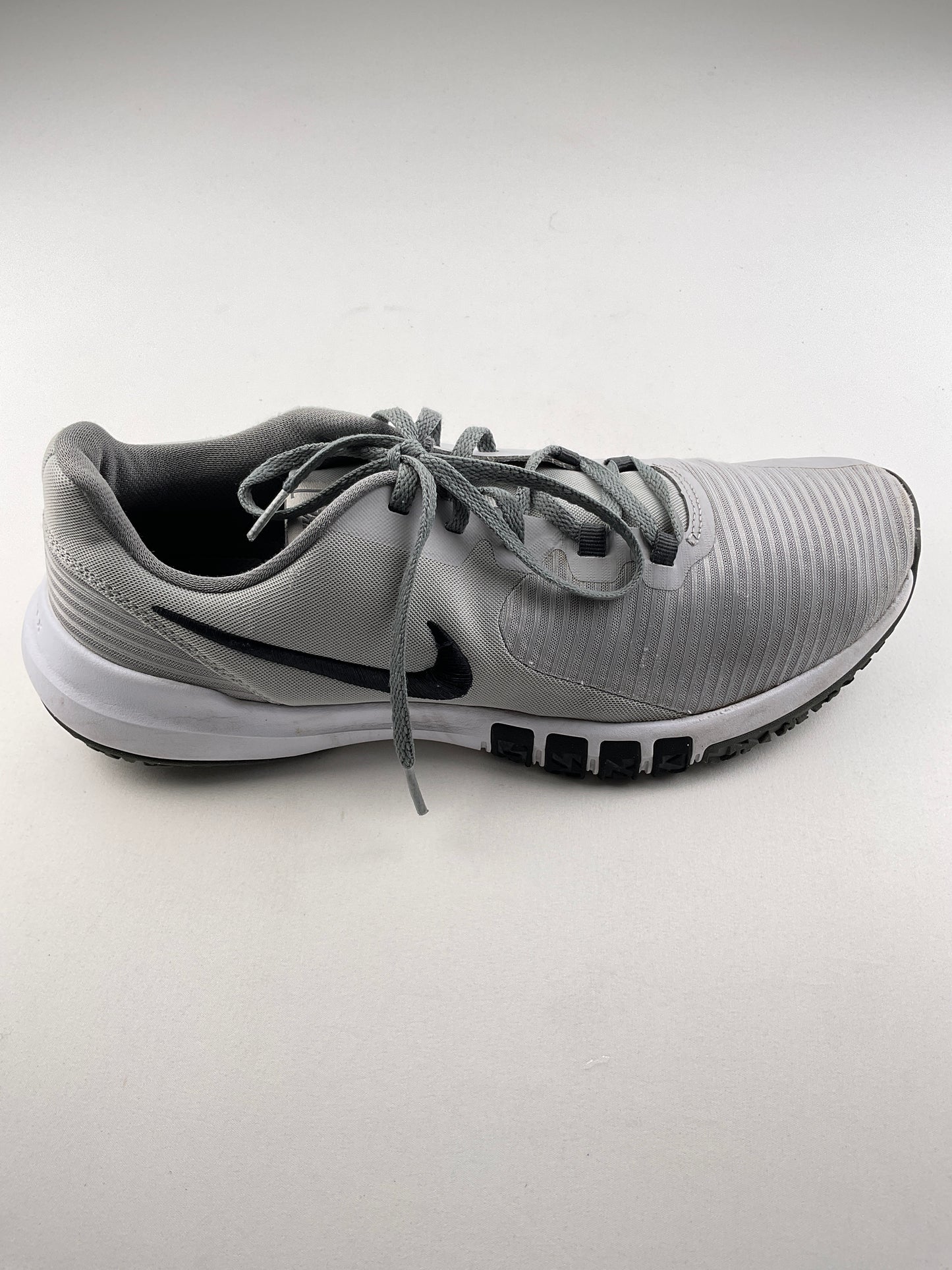 Tenis Gris Deportivo Nike