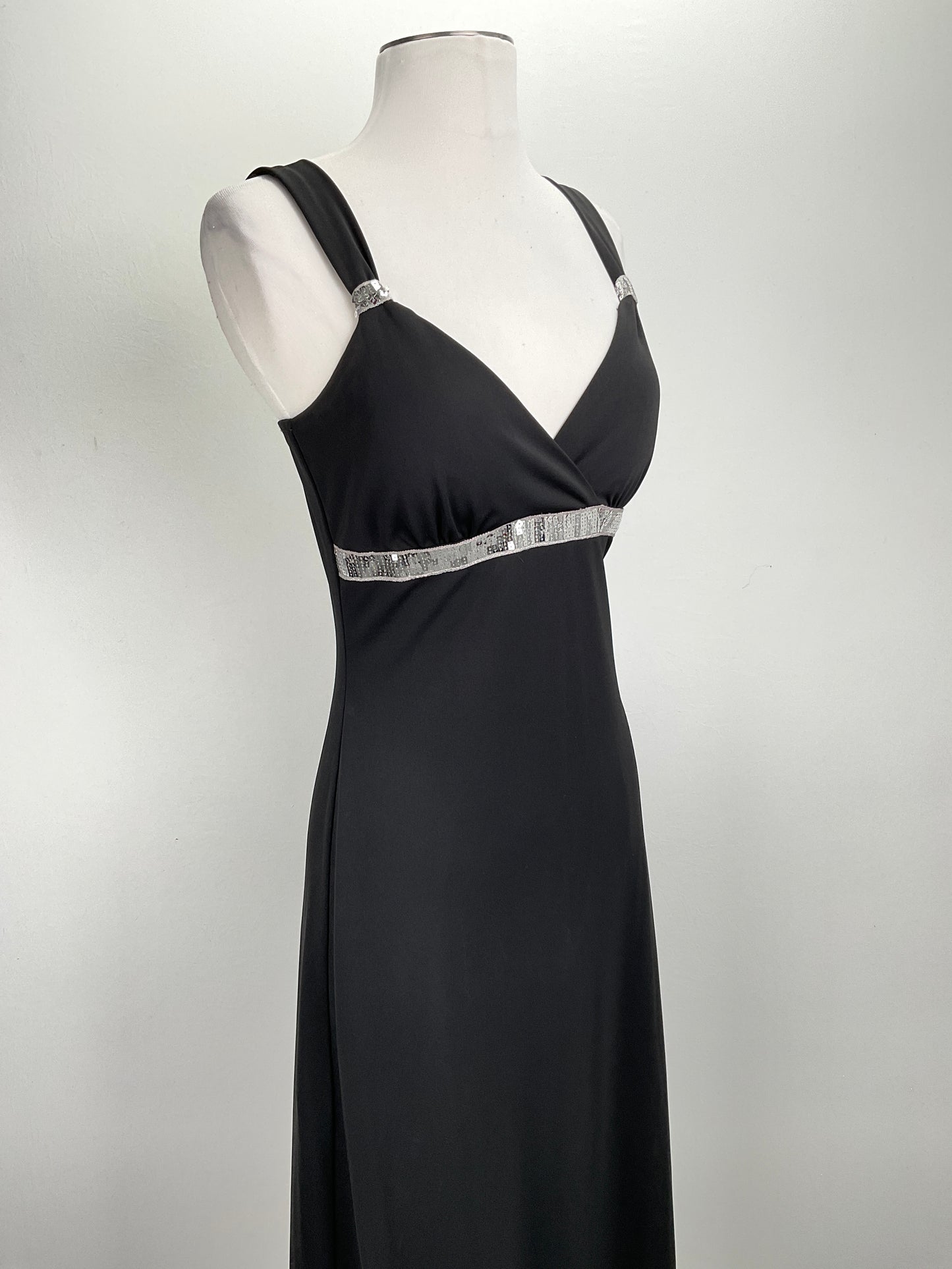 Vestido Negro Lipstick