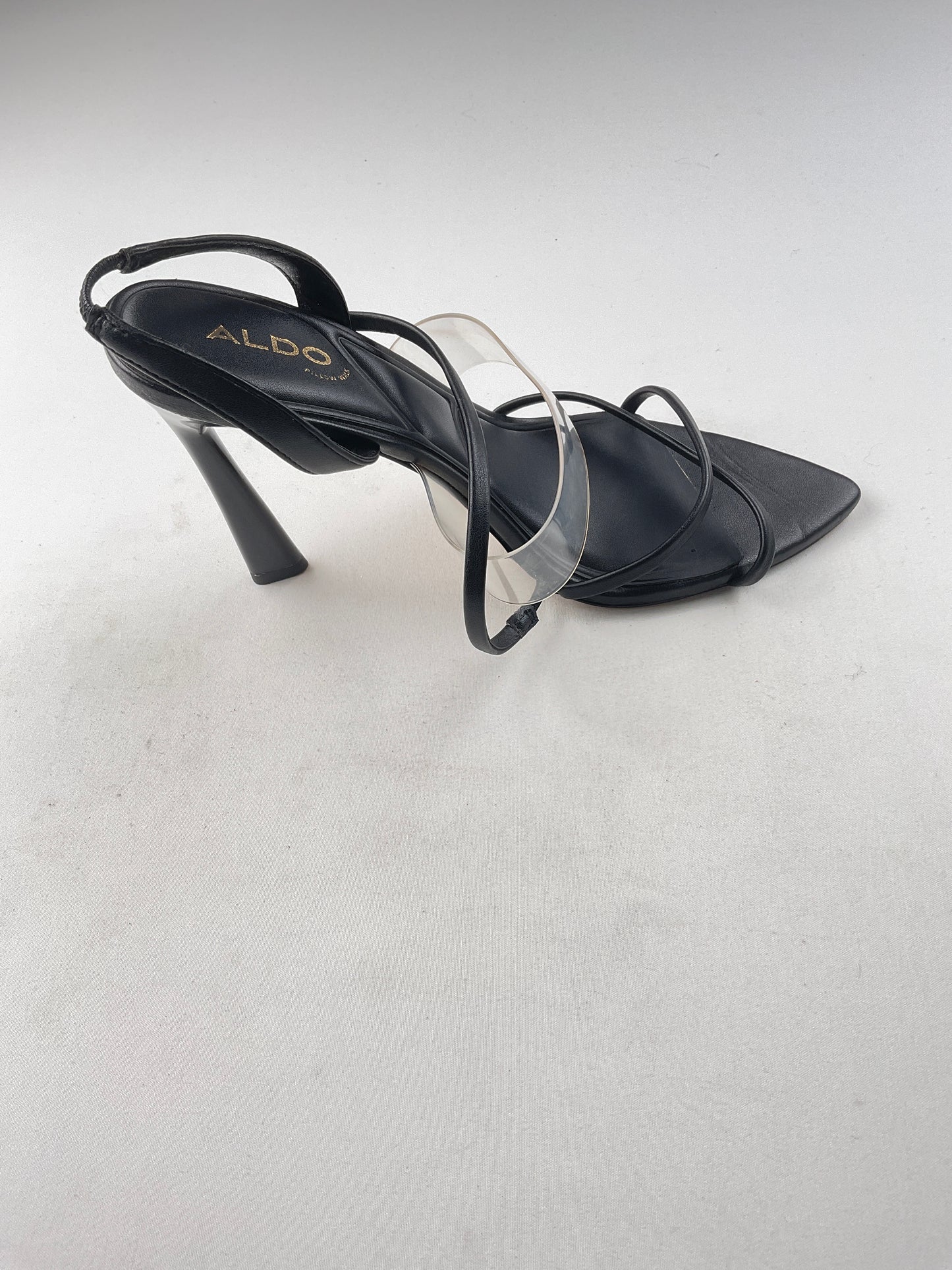 Zapatilla negro AIDO