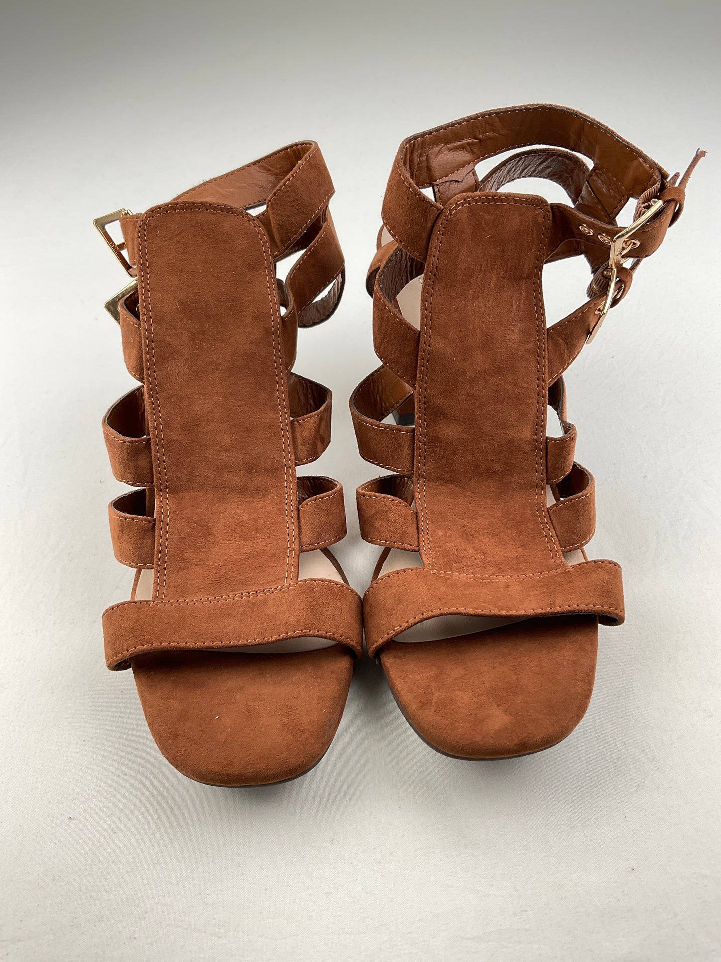 Zapatilla Marron de Tacón Comfort
