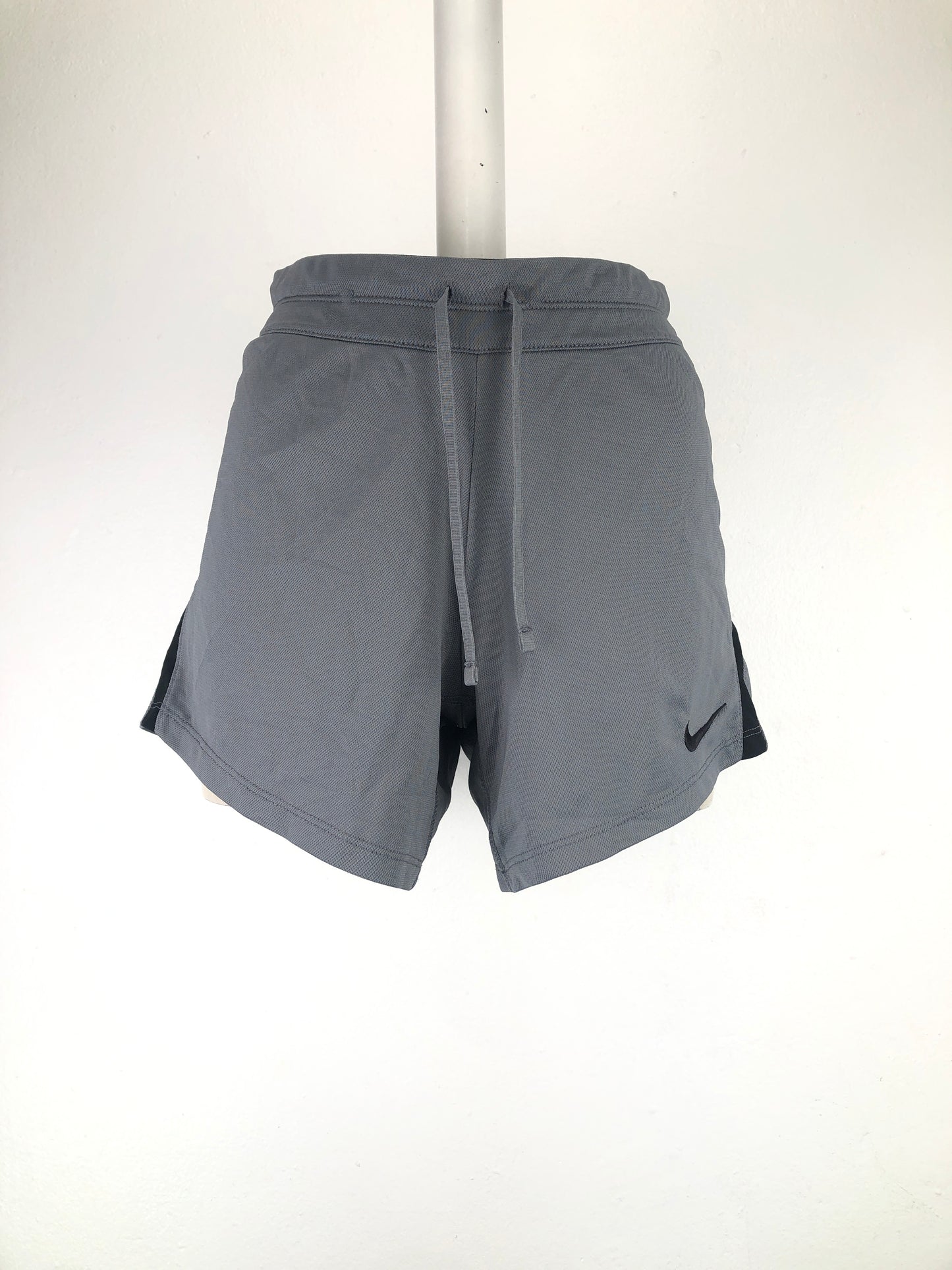 Short Gris Nike